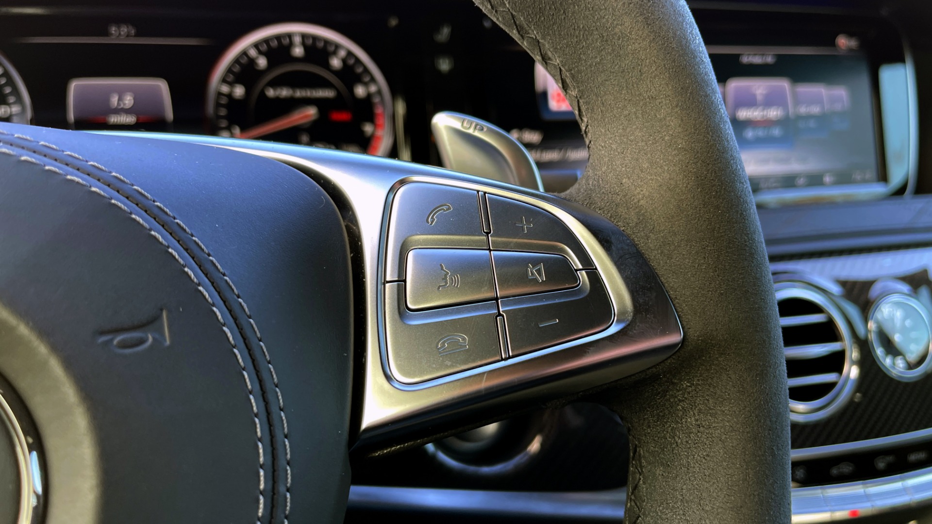 Used 2016 Mercedes-Benz S-CLASS AMG S 63 / EXCLUSIVE TRIM PKG / NIGHT VIEW / DRVR ASST / HUD / BURMESTER for sale Sold at Formula Imports in Charlotte NC 28227 34