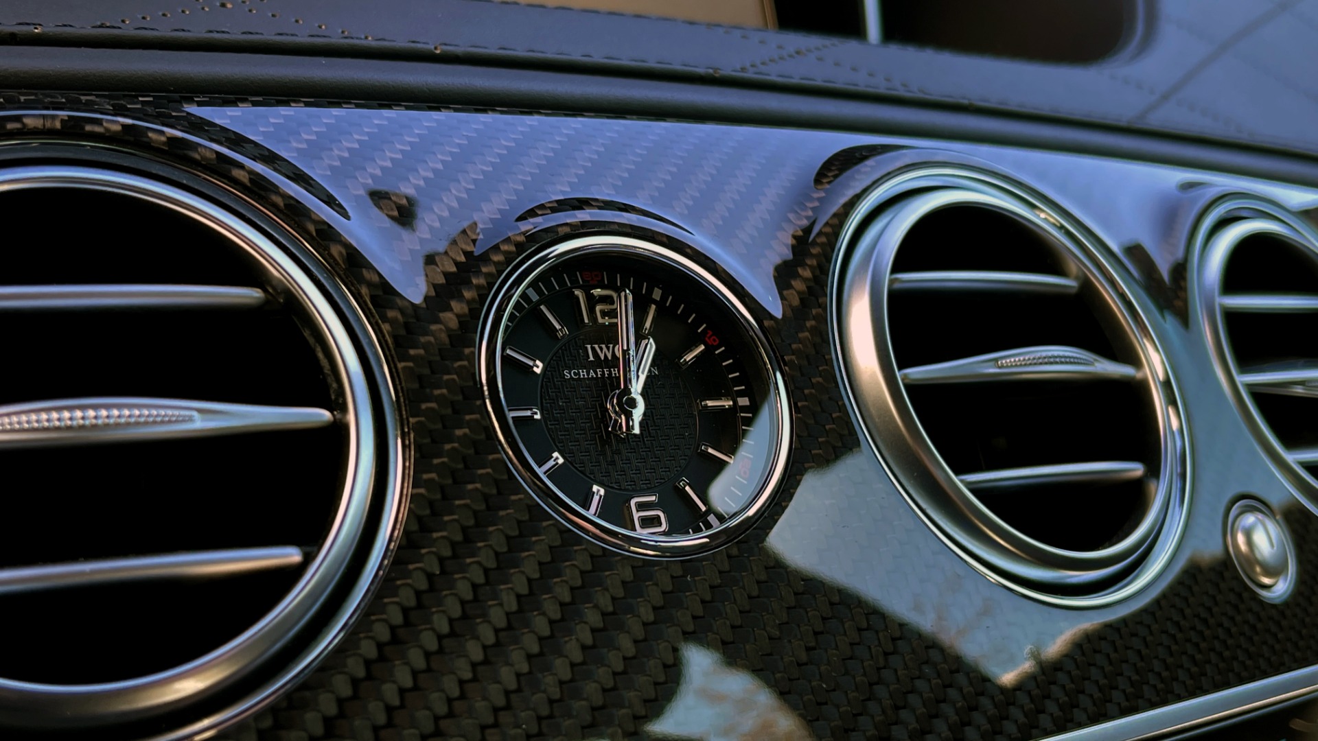 Used 2016 Mercedes-Benz S-CLASS AMG S 63 / EXCLUSIVE TRIM PKG / NIGHT VIEW / DRVR ASST / HUD / BURMESTER for sale $83,995 at Formula Imports in Charlotte NC 28227 40