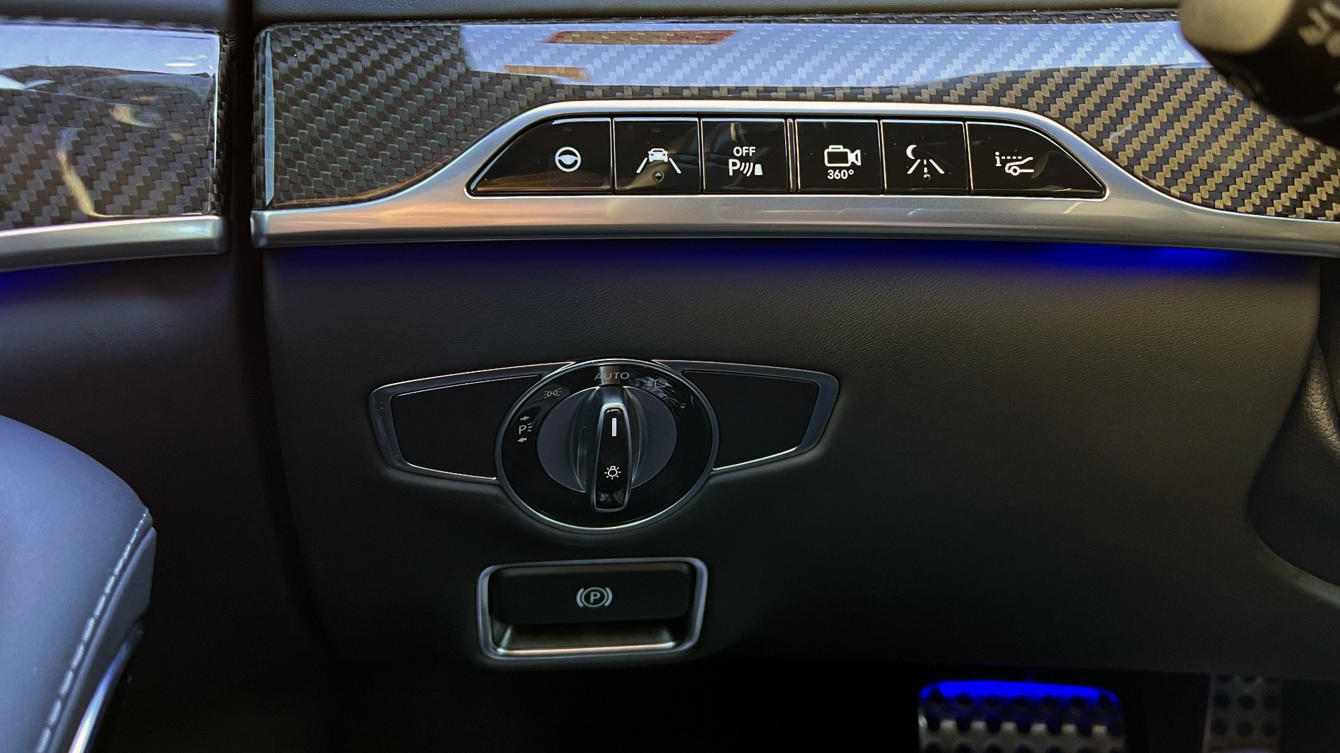 Used 2016 Mercedes-Benz S-CLASS AMG S 63 / EXCLUSIVE TRIM PKG / NIGHT VIEW / DRVR ASST / HUD / BURMESTER for sale $83,995 at Formula Imports in Charlotte NC 28227 44