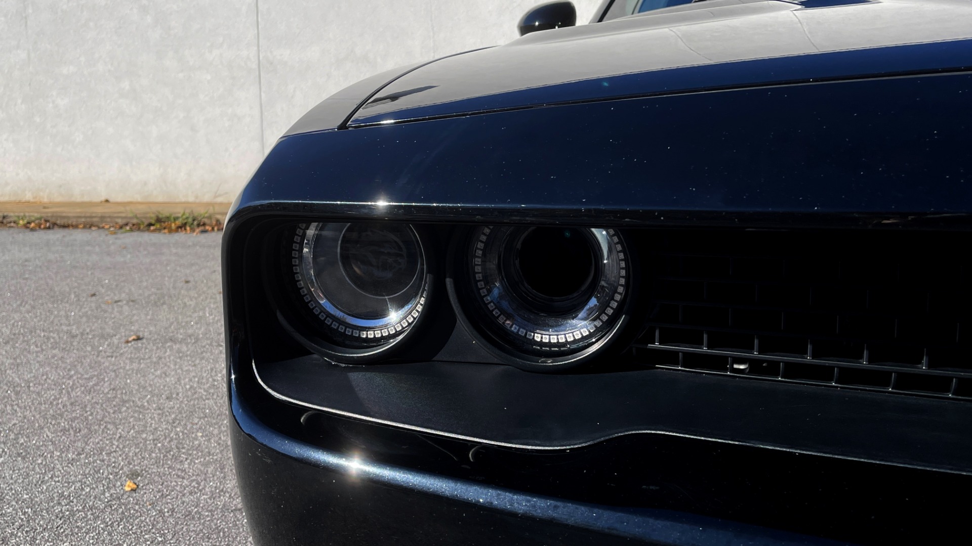 Used 2016 Dodge CHALLENGER SRT HELLCAT 6.2L SC HEMI 707HP / 6-SPD MAN / SUNROOF / REARVIEW for sale Sold at Formula Imports in Charlotte NC 28227 18