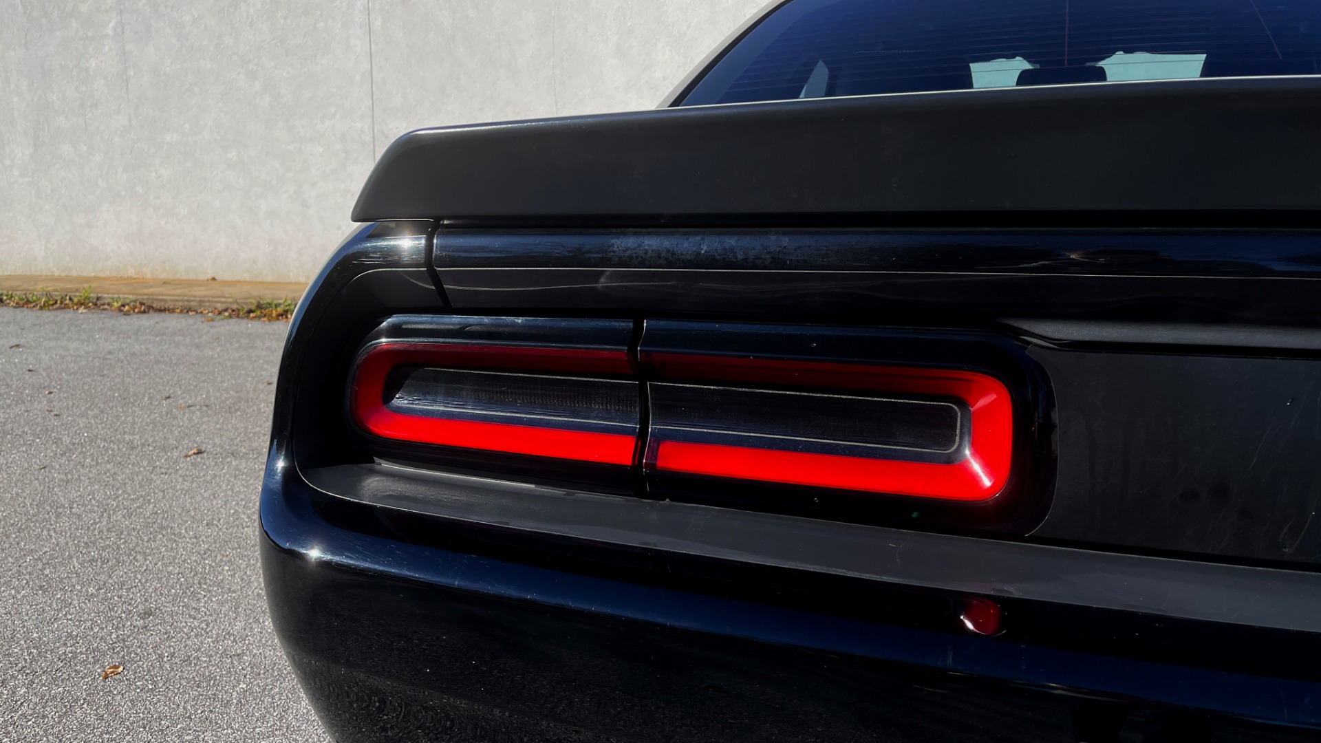 Used 2016 Dodge CHALLENGER SRT HELLCAT 6.2L SC HEMI 707HP / 6-SPD MAN / SUNROOF / REARVIEW for sale Sold at Formula Imports in Charlotte NC 28227 25