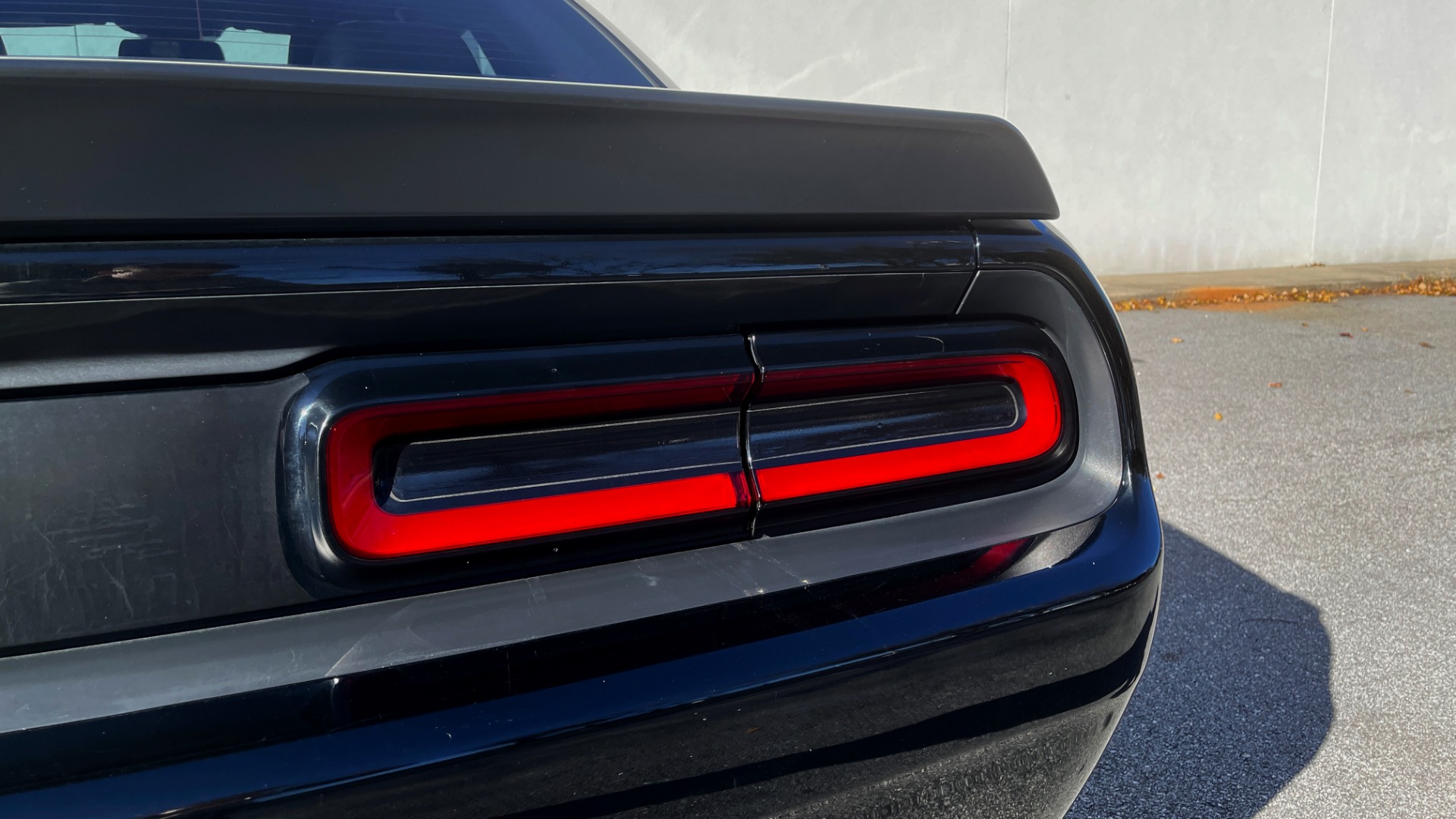 Used 2016 Dodge CHALLENGER SRT HELLCAT 6.2L SC HEMI 707HP / 6-SPD MAN / SUNROOF / REARVIEW for sale Sold at Formula Imports in Charlotte NC 28227 26