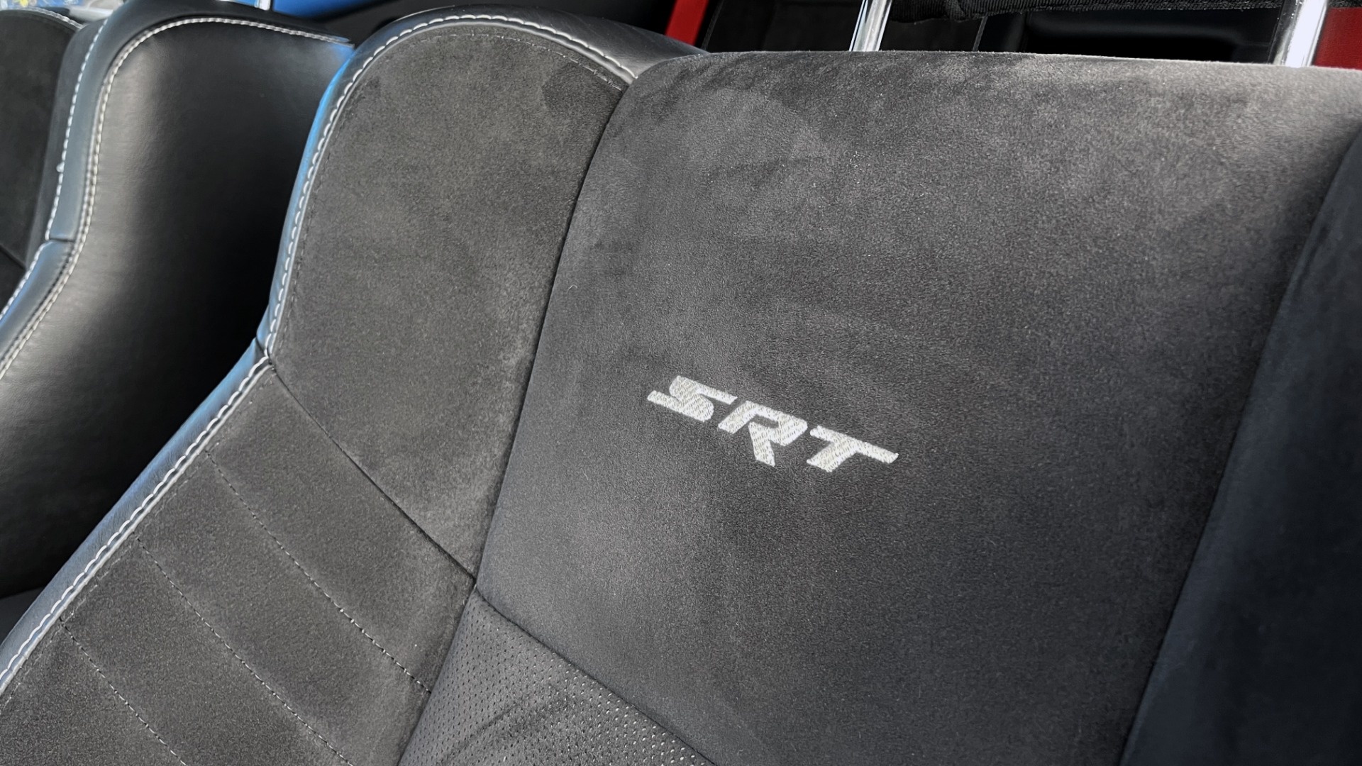 Used 2016 Dodge CHALLENGER SRT HELLCAT 6.2L SC HEMI 707HP / 6-SPD MAN / SUNROOF / REARVIEW for sale Sold at Formula Imports in Charlotte NC 28227 48