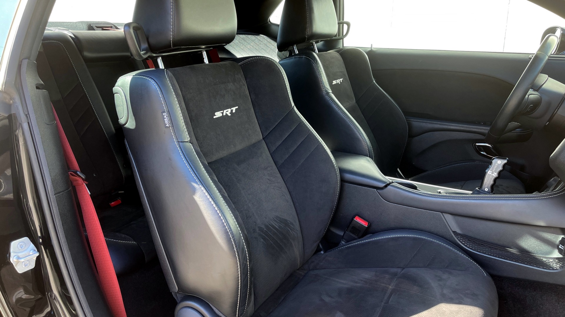 Used 2016 Dodge CHALLENGER SRT HELLCAT 6.2L SC HEMI 707HP / 6-SPD MAN / SUNROOF / REARVIEW for sale Sold at Formula Imports in Charlotte NC 28227 55