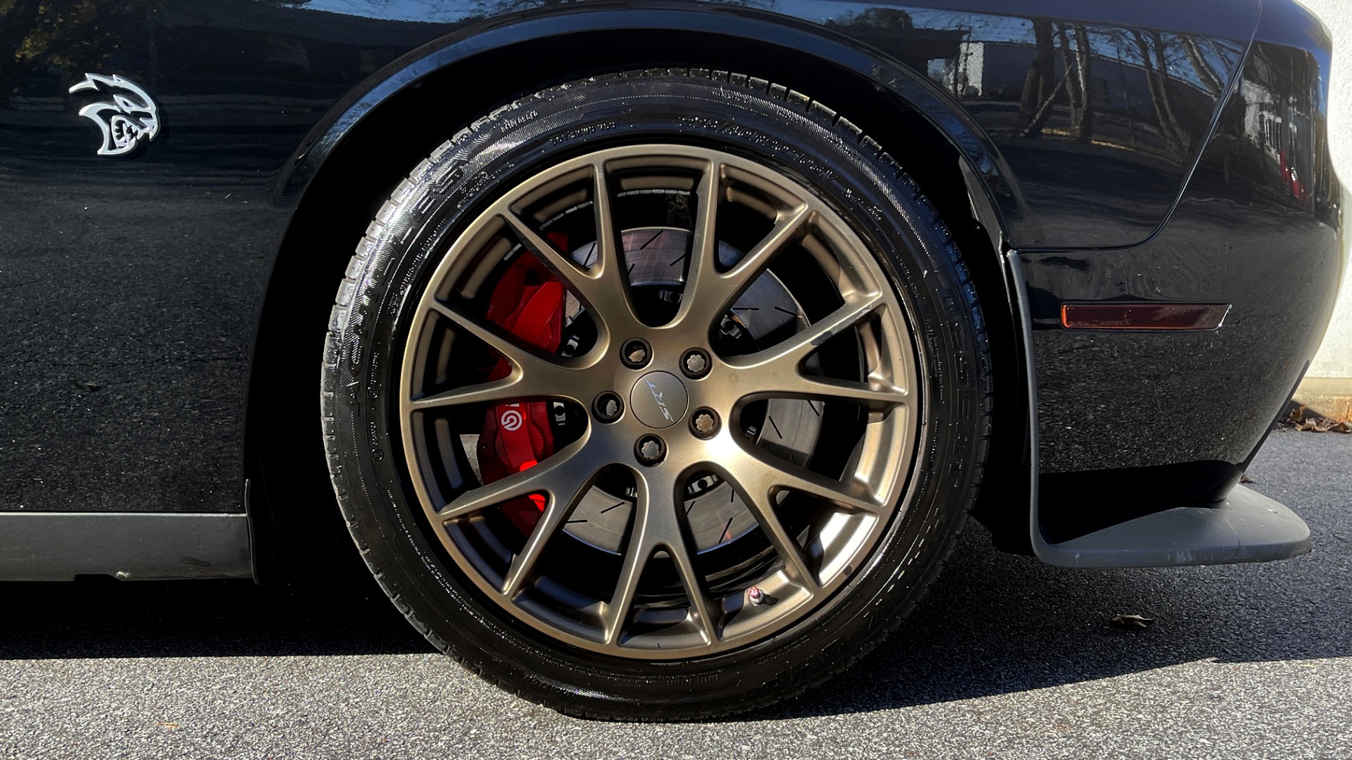 Used 2016 Dodge CHALLENGER SRT HELLCAT 6.2L SC HEMI 707HP / 6-SPD MAN / SUNROOF / REARVIEW for sale Sold at Formula Imports in Charlotte NC 28227 62