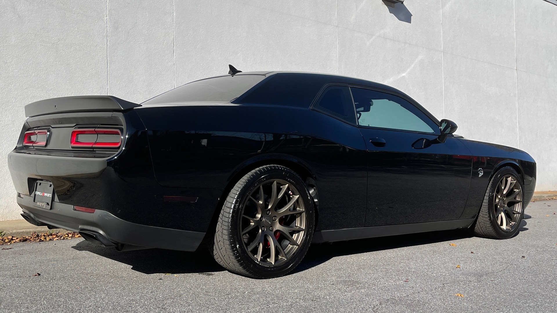 Used 2016 Dodge CHALLENGER SRT HELLCAT 6.2L SC HEMI 707HP / 6-SPD MAN / SUNROOF / REARVIEW for sale Sold at Formula Imports in Charlotte NC 28227 7