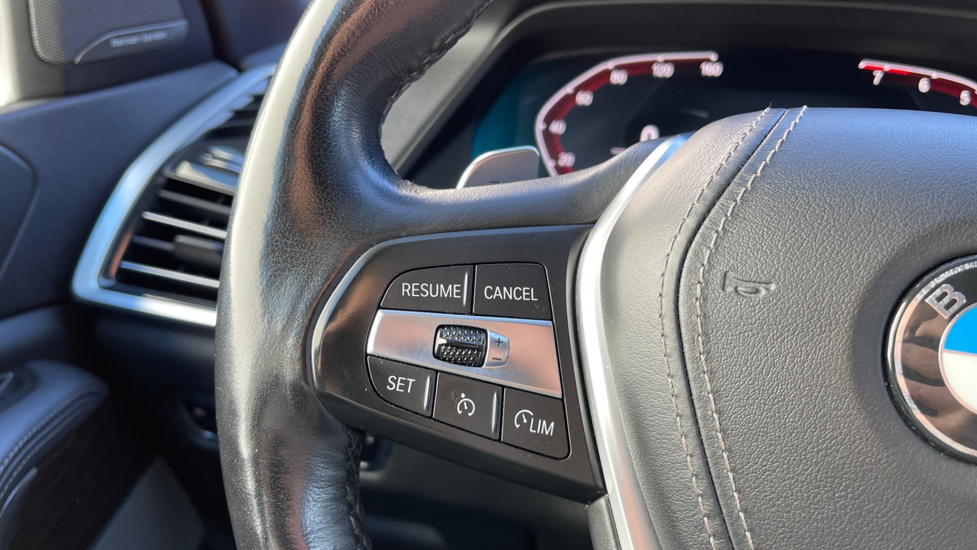 Used 2019 BMW X5 XDRIVE40I / CONVENIENCE PKG / REMOTE START / TOWING / H/K SND / REARVIEW for sale $58,195 at Formula Imports in Charlotte NC 28227 31