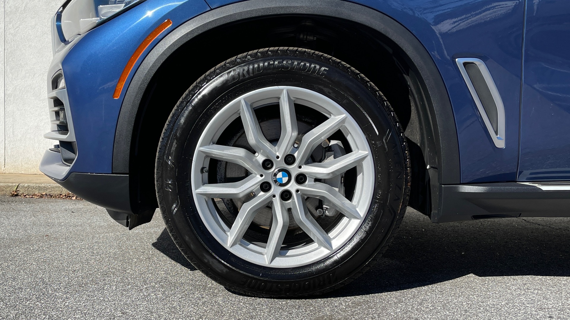 Used 2019 BMW X5 XDRIVE40I / CONVENIENCE PKG / REMOTE START / TOWING / H/K SND / REARVIEW for sale $58,195 at Formula Imports in Charlotte NC 28227 58