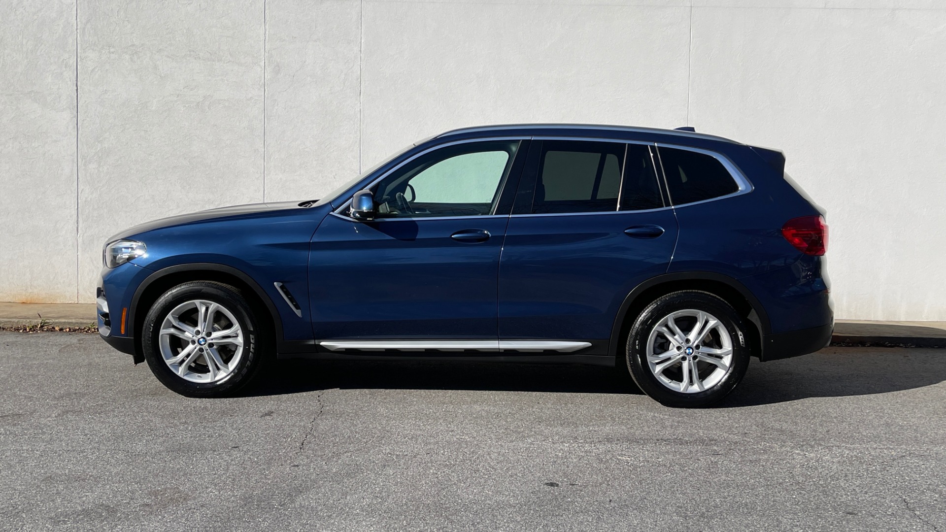 Used 2018 BMW X3 XDRIVE30I / PDC / PANO-ROOF / HTD STS & STRNG WHEEL / REAVIEW for sale Sold at Formula Imports in Charlotte NC 28227 4