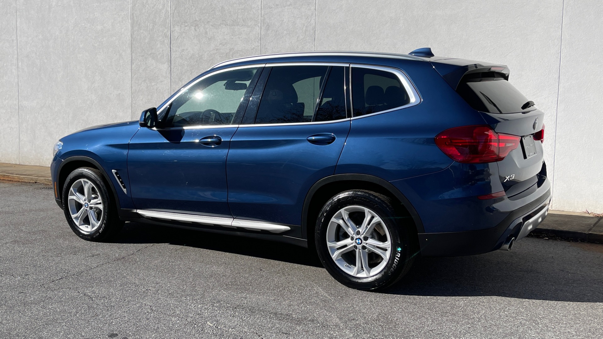 Used 2018 BMW X3 XDRIVE30I / PDC / PANO-ROOF / HTD STS & STRNG WHEEL / REAVIEW for sale Sold at Formula Imports in Charlotte NC 28227 5