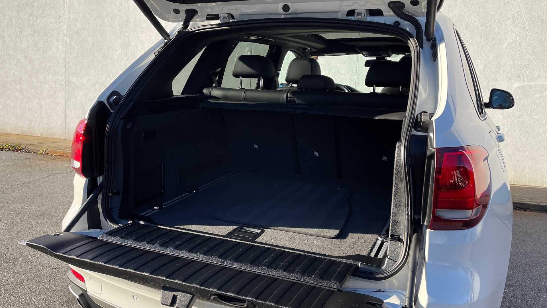 Used 2018 BMW X5 xDrive35i for sale Sold at Formula Imports in Charlotte NC 28227 17