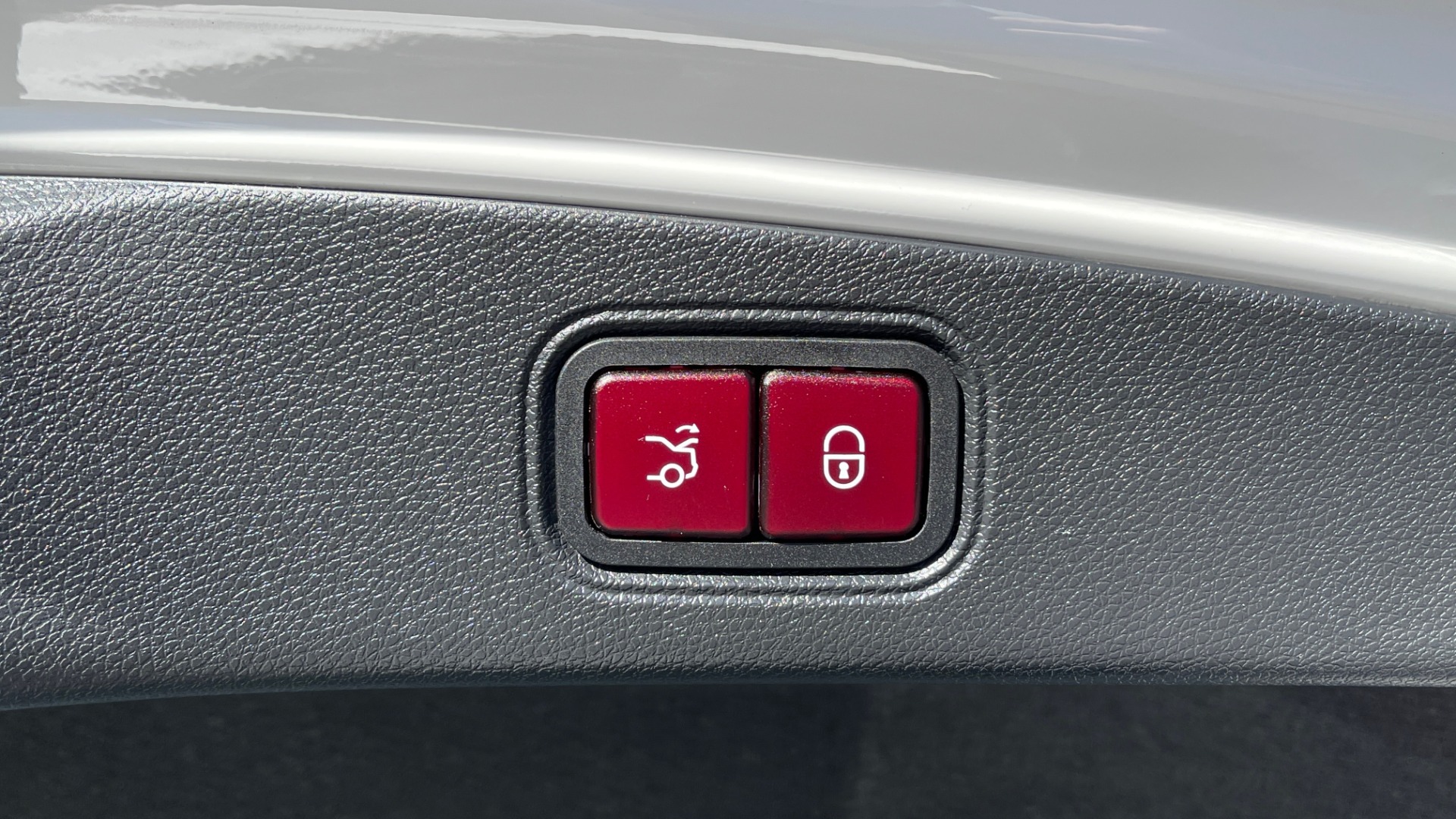 Used 2018 Mercedes-Benz E-CLASS E 400 PREMIUM 2 PKG / AMG LINE / BURMESTER / PARK ASST / REARVIEW for sale $50,995 at Formula Imports in Charlotte NC 28227 21