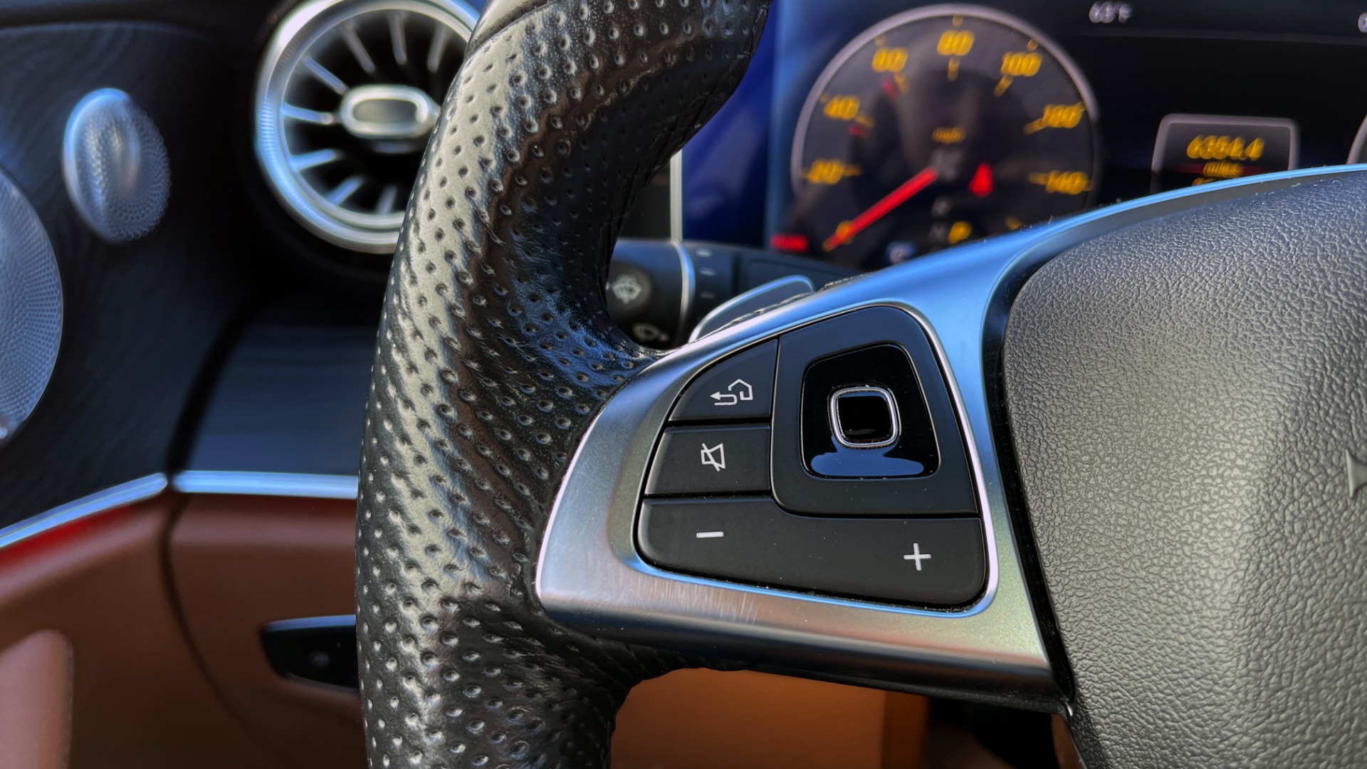Used 2018 Mercedes-Benz E-CLASS E 400 PREMIUM 2 PKG / AMG LINE / BURMESTER / PARK ASST / REARVIEW for sale $50,995 at Formula Imports in Charlotte NC 28227 32
