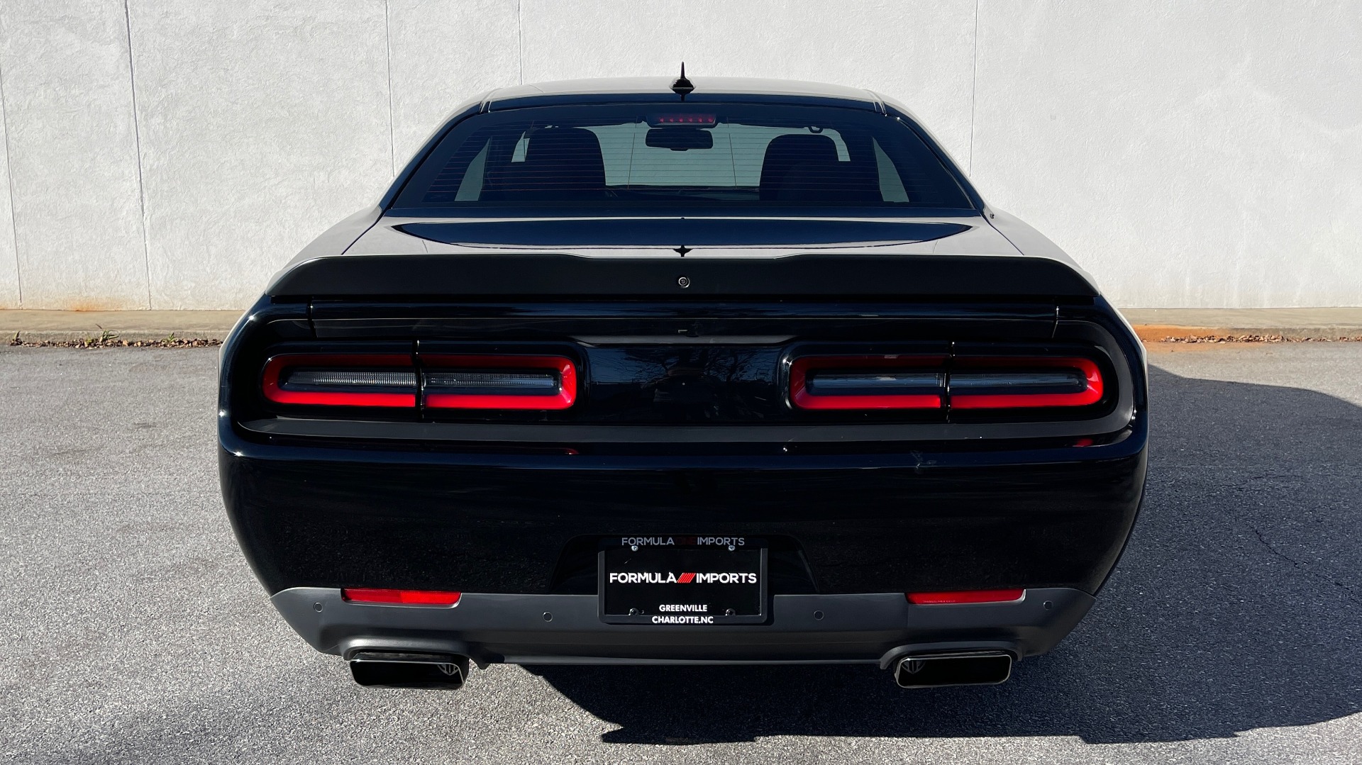 Used 2018 Dodge CHALLENGER R/T SCAT PACK 6.4L HEMI COUPE / 6-SPD MANUAL / BREMBO BRAKES for sale Sold at Formula Imports in Charlotte NC 28227 24