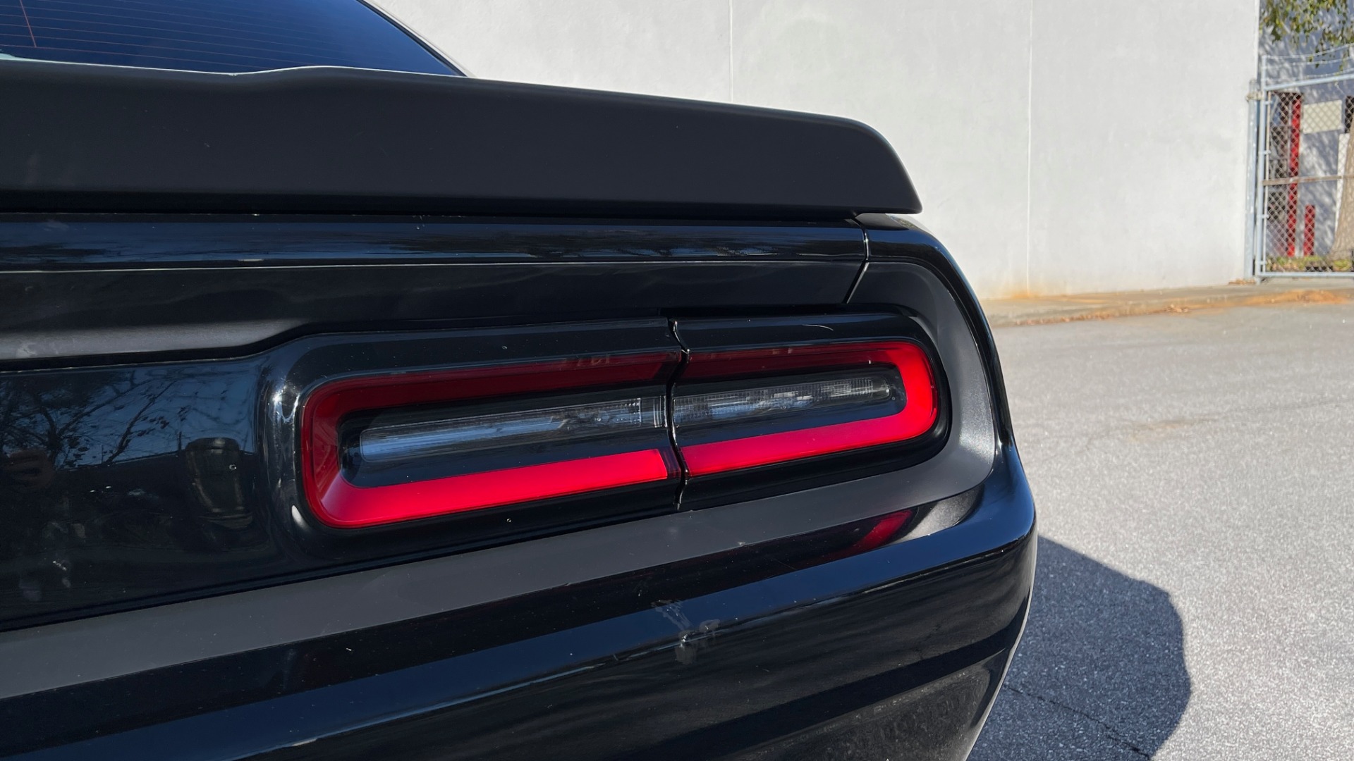 Used 2018 Dodge CHALLENGER R/T SCAT PACK 6.4L HEMI COUPE / 6-SPD MANUAL / BREMBO BRAKES for sale Sold at Formula Imports in Charlotte NC 28227 26
