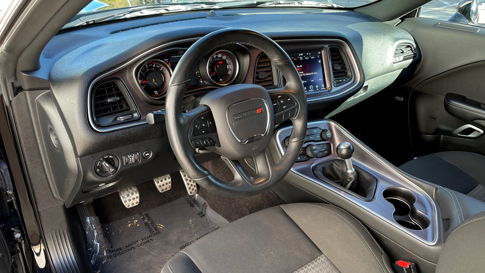 Used 2018 Dodge CHALLENGER R/T SCAT PACK 6.4L HEMI COUPE / 6-SPD MANUAL / BREMBO BRAKES for sale Sold at Formula Imports in Charlotte NC 28227 30