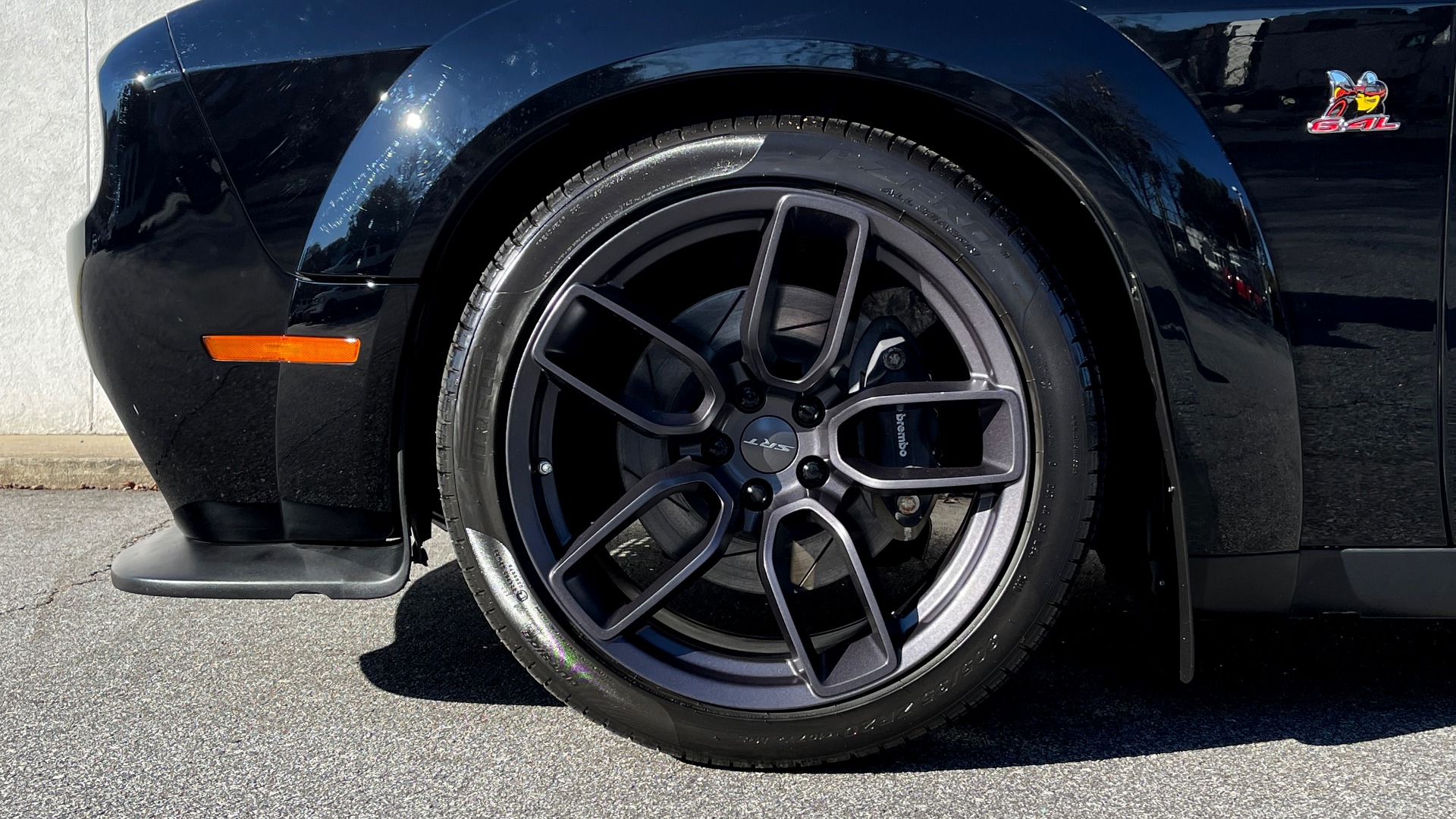 Used 2018 Dodge CHALLENGER R/T SCAT PACK 6.4L HEMI COUPE / 6-SPD MANUAL / BREMBO BRAKES for sale $43,995 at Formula Imports in Charlotte NC 28227 58