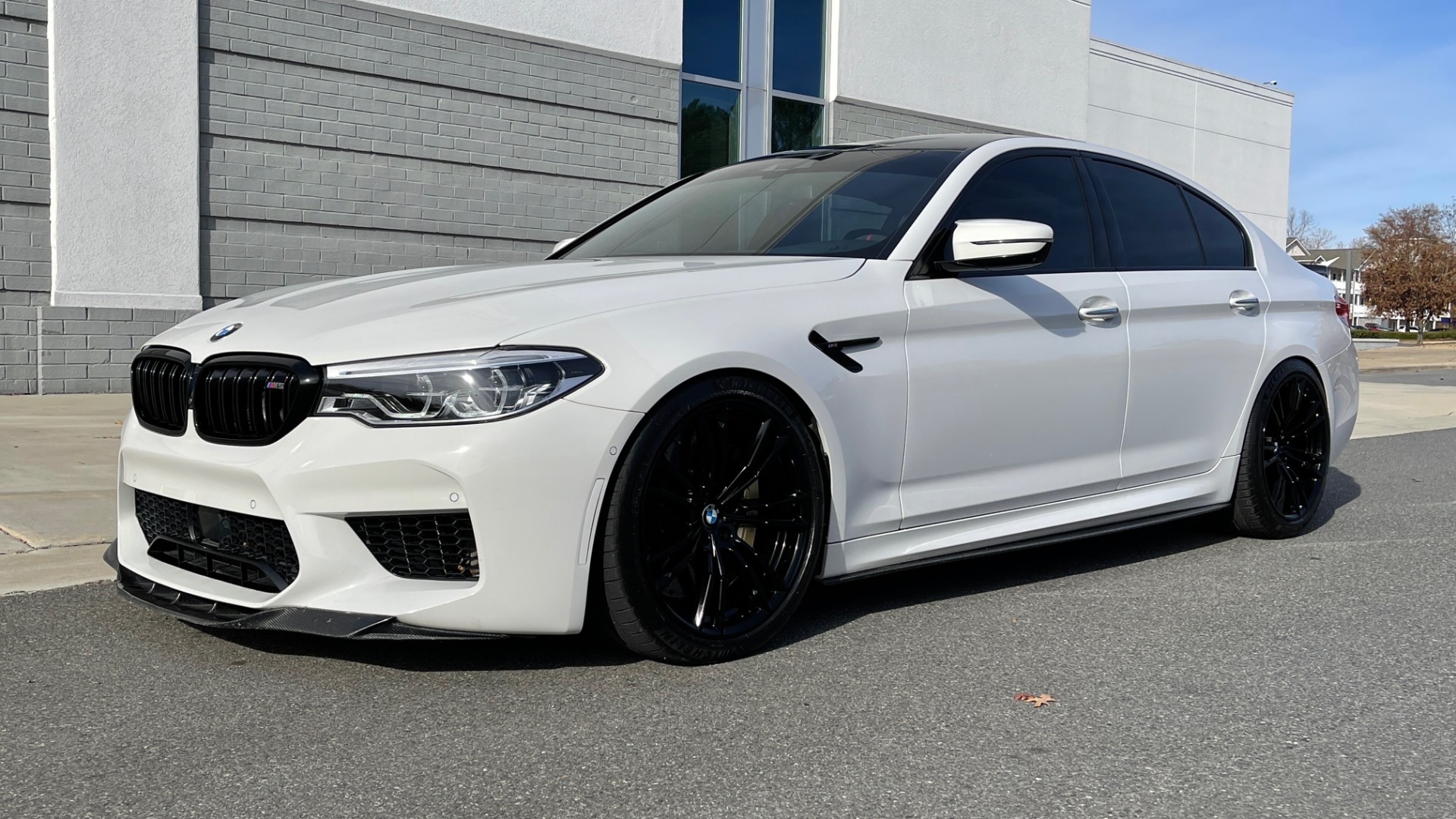 Used 2018 BMW M5 DRVR ASST PLUS / EXEC PKG / MCCB / B&W SND / ENTERTAINMENT for sale Sold at Formula Imports in Charlotte NC 28227 2