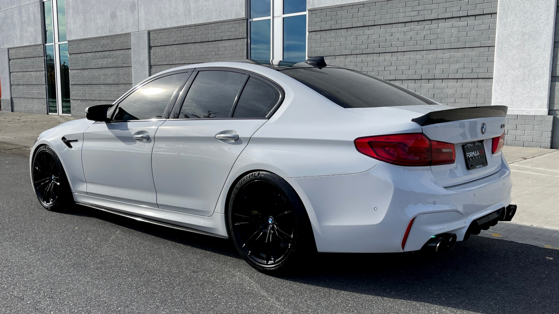 Used 2018 BMW M5 DRVR ASST PLUS / EXEC PKG / MCCB / B&W SND / ENTERTAINMENT for sale Sold at Formula Imports in Charlotte NC 28227 5