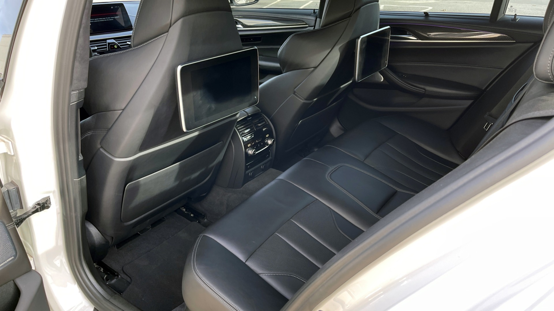 Used 2018 BMW M5 DRVR ASST PLUS / EXEC PKG / MCCB / B&W SND / ENTERTAINMENT for sale Sold at Formula Imports in Charlotte NC 28227 60