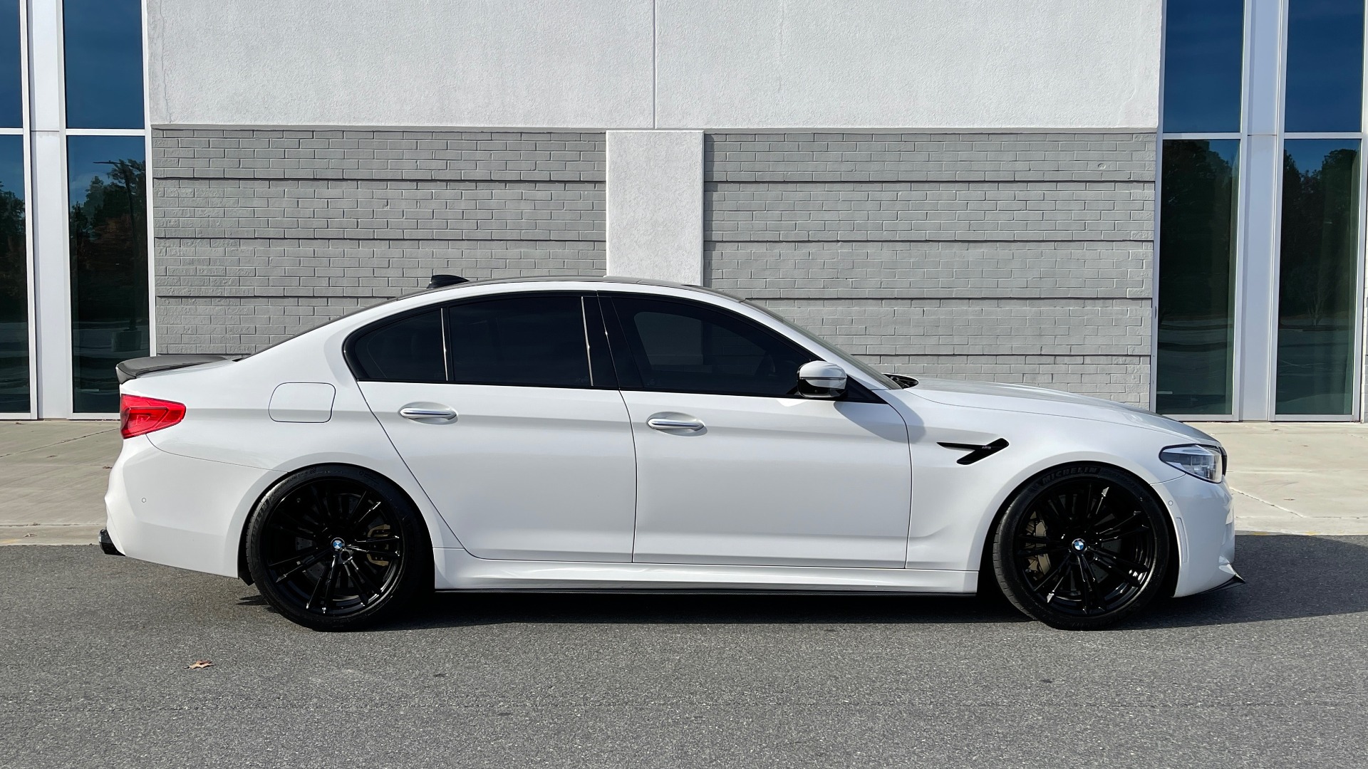 Used 2018 BMW M5 DRVR ASST PLUS / EXEC PKG / MCCB / B&W SND / ENTERTAINMENT for sale Sold at Formula Imports in Charlotte NC 28227 8