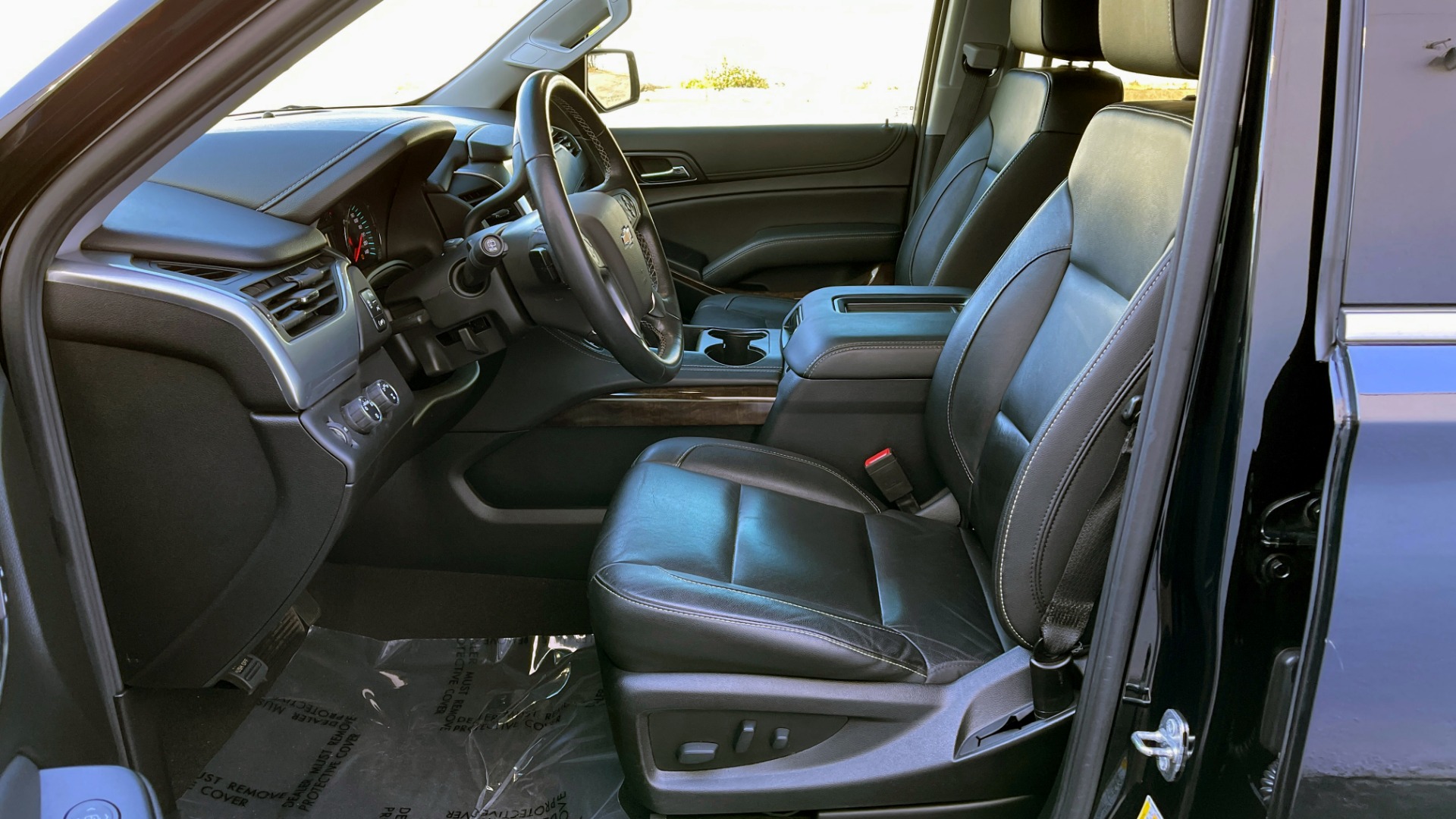 Used 2019 Chevrolet SUBURBAN LT 4X4 / 5.3L V8 / NAV / BOSE / HTD STS / 3-ROW / TOW / REARVIEW for sale Sold at Formula Imports in Charlotte NC 28227 29