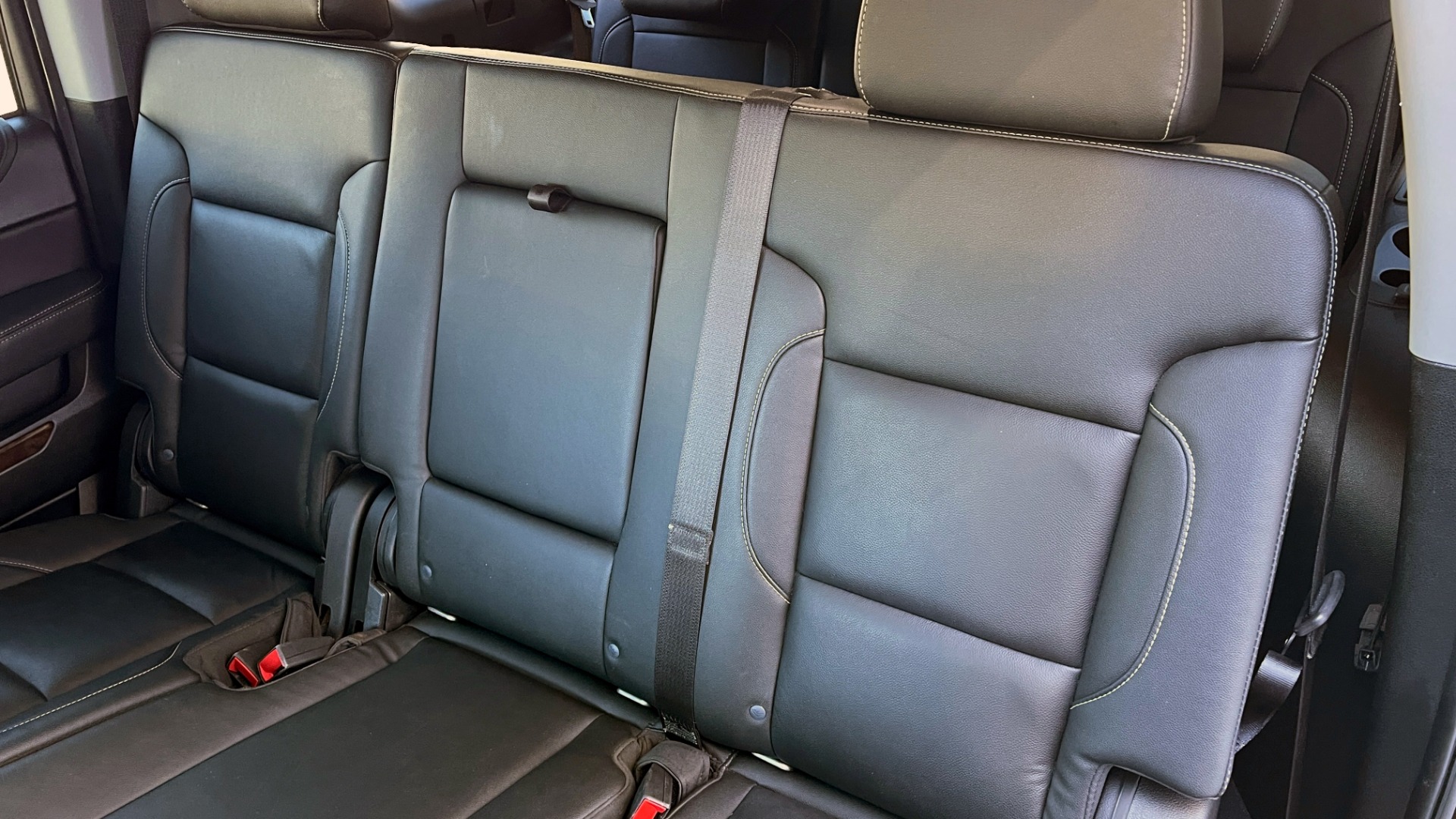 Used 2019 Chevrolet SUBURBAN LT 4X4 / 5.3L V8 / NAV / BOSE / HTD STS / 3-ROW / TOW / REARVIEW for sale Sold at Formula Imports in Charlotte NC 28227 47