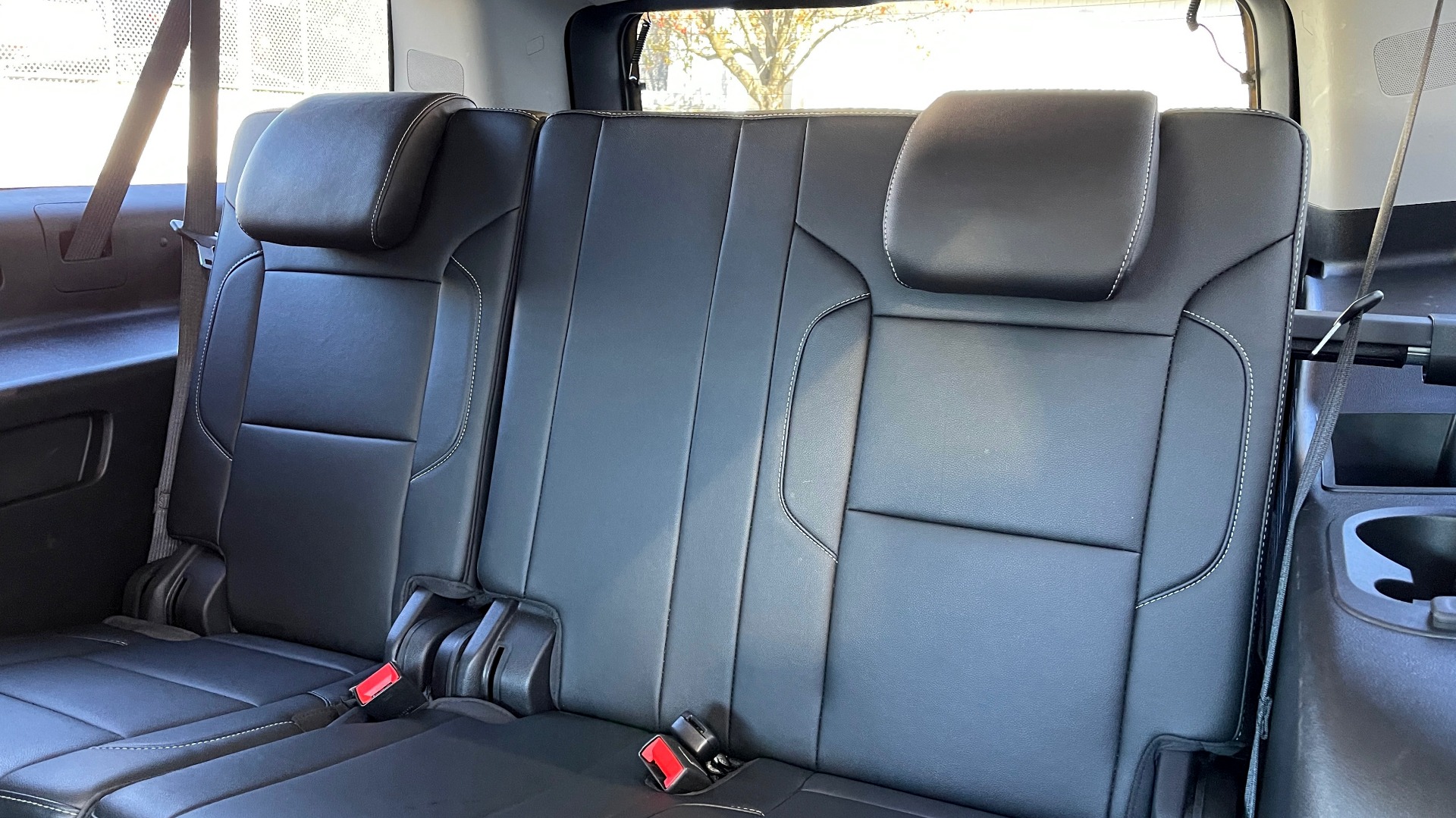 Used 2019 Chevrolet SUBURBAN LT 4X4 / 5.3L V8 / NAV / BOSE / HTD STS / 3-ROW / TOW / REARVIEW for sale Sold at Formula Imports in Charlotte NC 28227 48