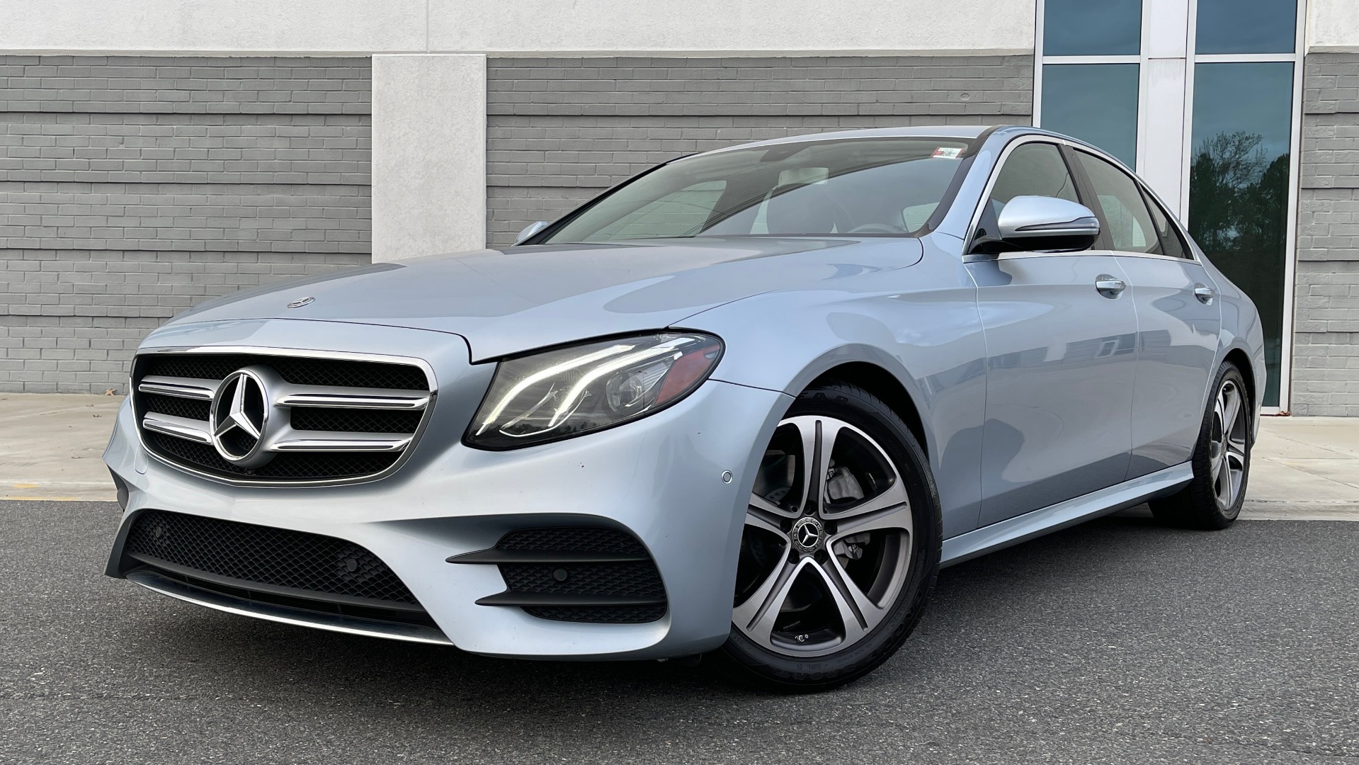 Used 2018 Mercedes-Benz E-CLASS E 300 PREMIUM / NAV / SUNROOF / BURMESTER / PARK ASST / REARVIEW for sale Sold at Formula Imports in Charlotte NC 28227 2
