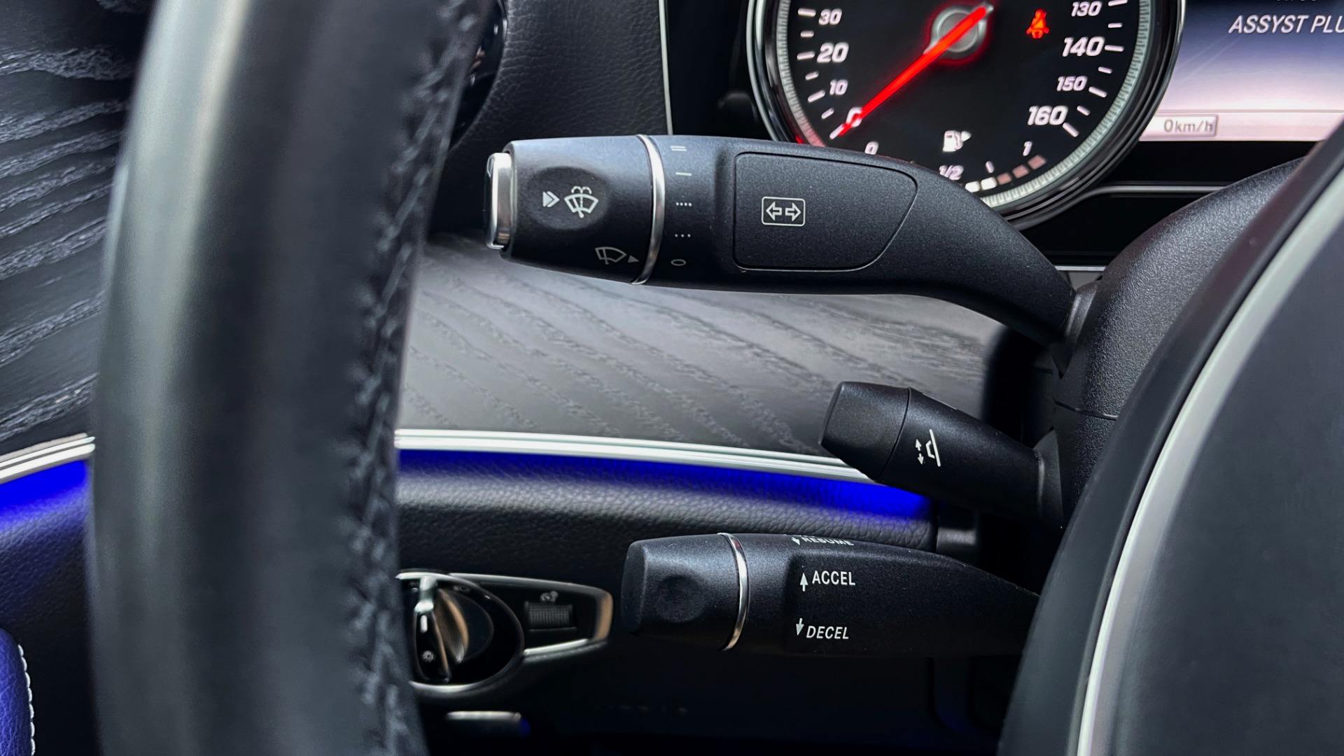 Used 2018 Mercedes-Benz E-CLASS E 300 PREMIUM / NAV / SUNROOF / BURMESTER / PARK ASST / REARVIEW for sale $36,999 at Formula Imports in Charlotte NC 28227 26