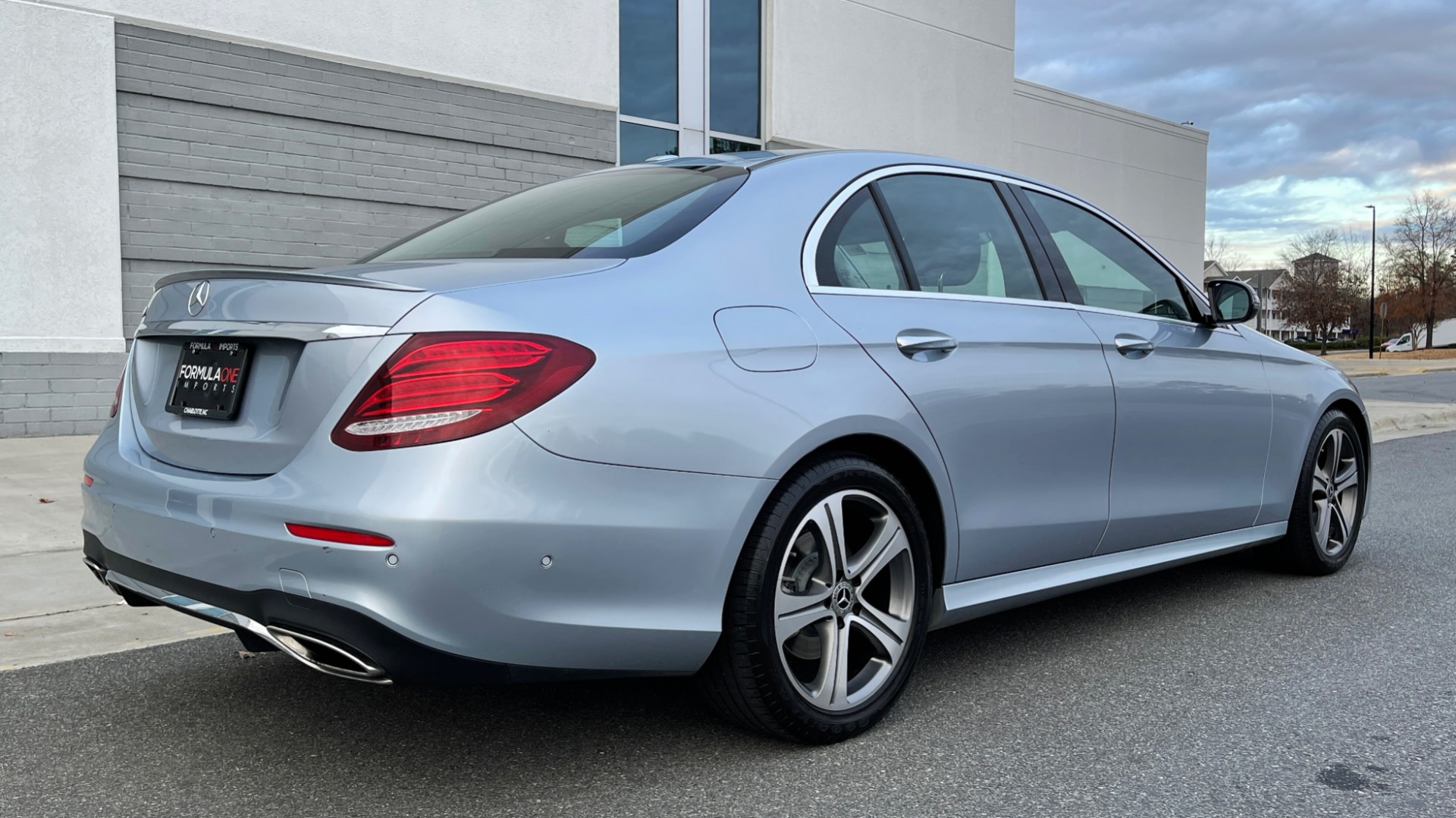 Used 2018 Mercedes-Benz E-CLASS E 300 PREMIUM / NAV / SUNROOF / BURMESTER / PARK ASST / REARVIEW for sale $36,999 at Formula Imports in Charlotte NC 28227 3