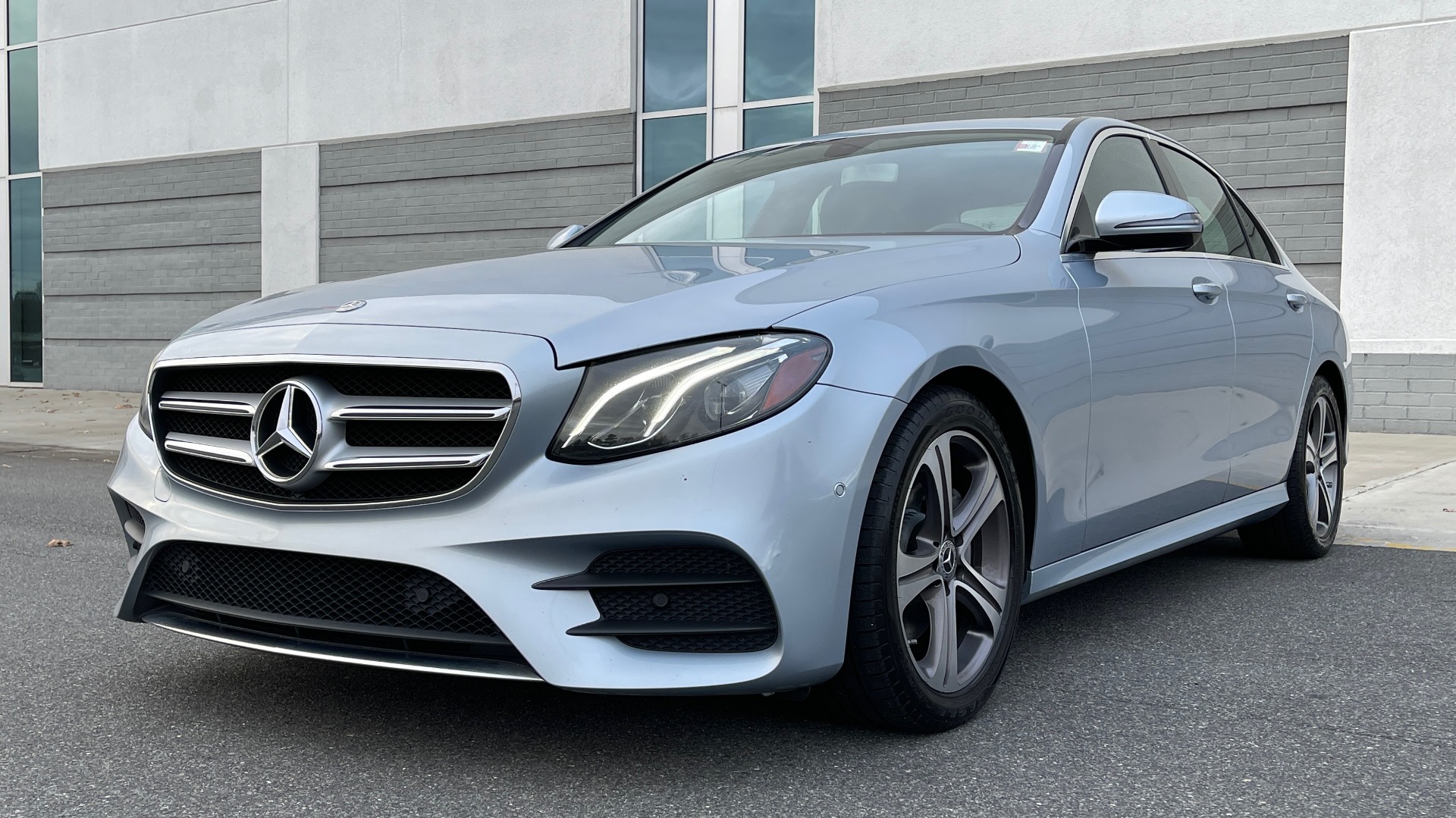 Used 2018 Mercedes-Benz E-CLASS E 300 PREMIUM / NAV / SUNROOF / BURMESTER / PARK ASST / REARVIEW for sale $37,995 at Formula Imports in Charlotte NC 28227 1