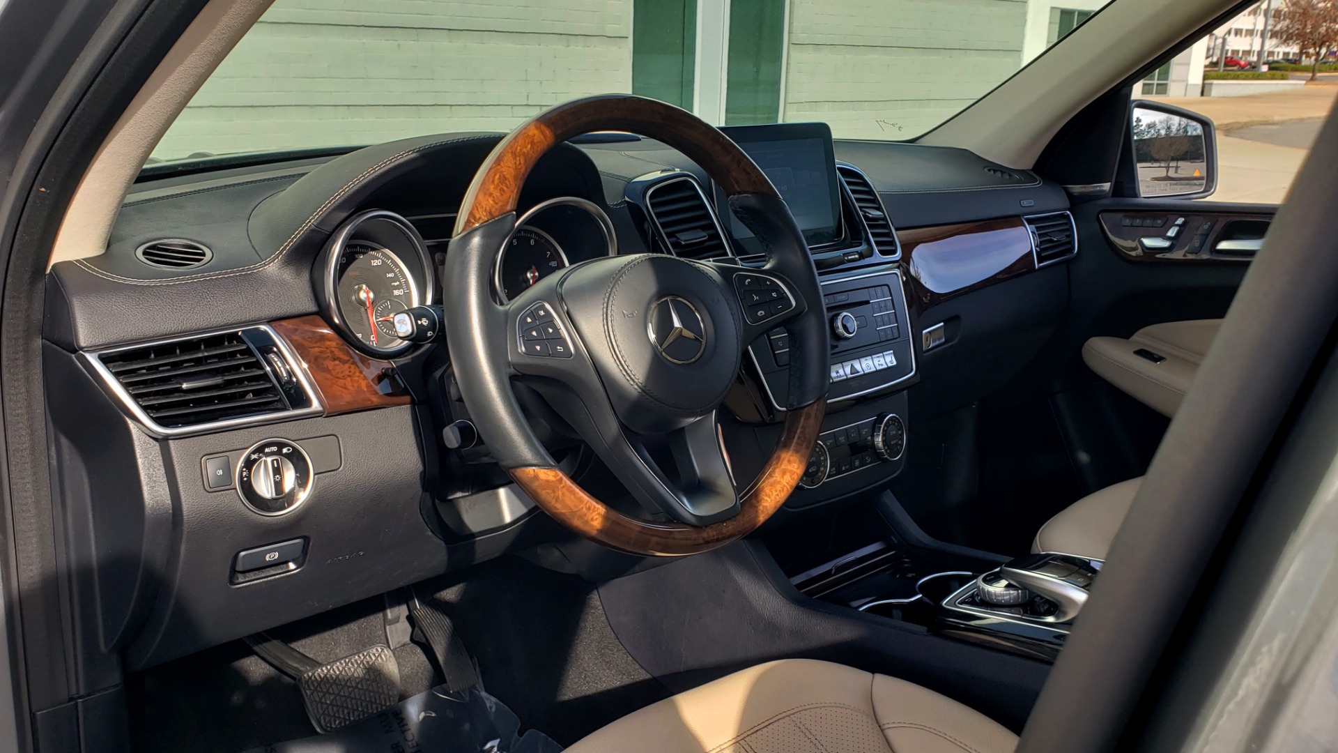 Used 2018 Mercedes-Benz GLS 450 4MATIC PREMIUM / PARK ASST / NAV / PANO-ROOF / 3-ROW / REARVIEW for sale Sold at Formula Imports in Charlotte NC 28227 43