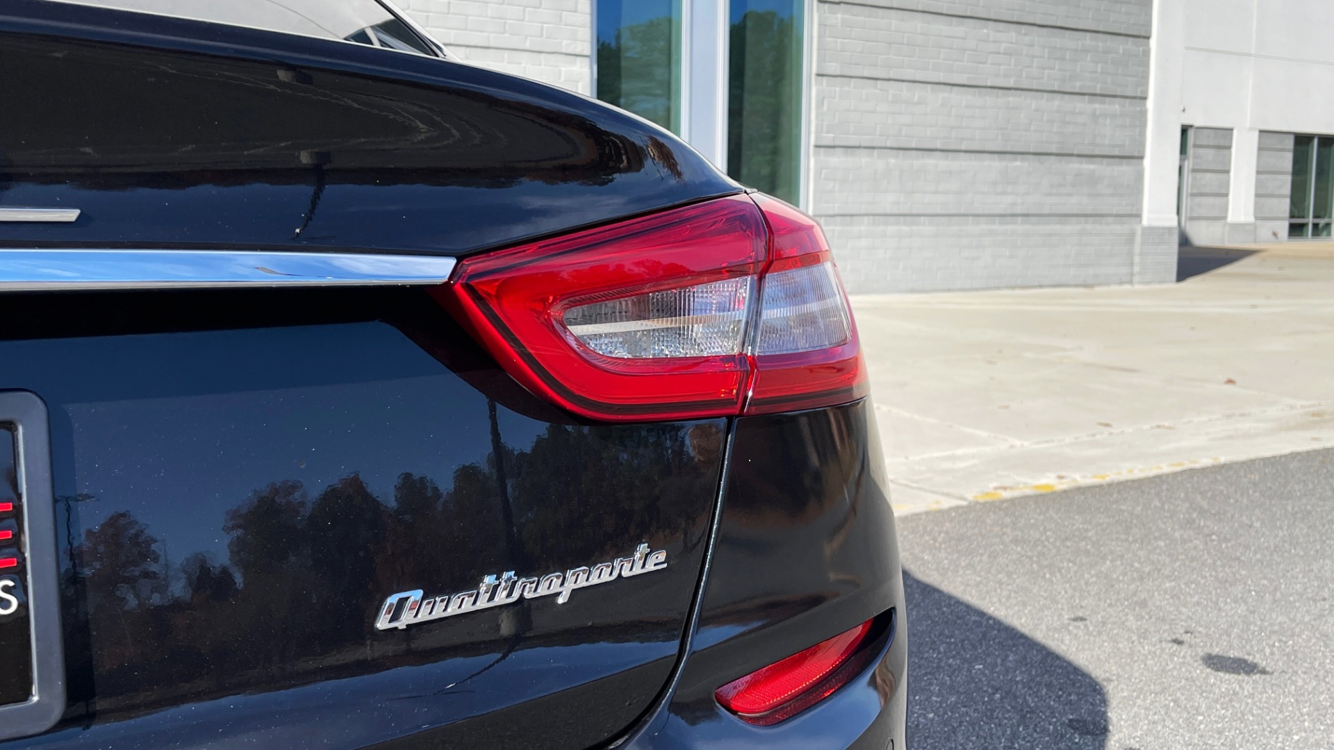 Used 2014 Maserati QUATTROPORTE S Q4 3.0L TT V6 / 8-SPD AUTO / AWD / NAV / SUNROOF / REARVIEW for sale $29,995 at Formula Imports in Charlotte NC 28227 25