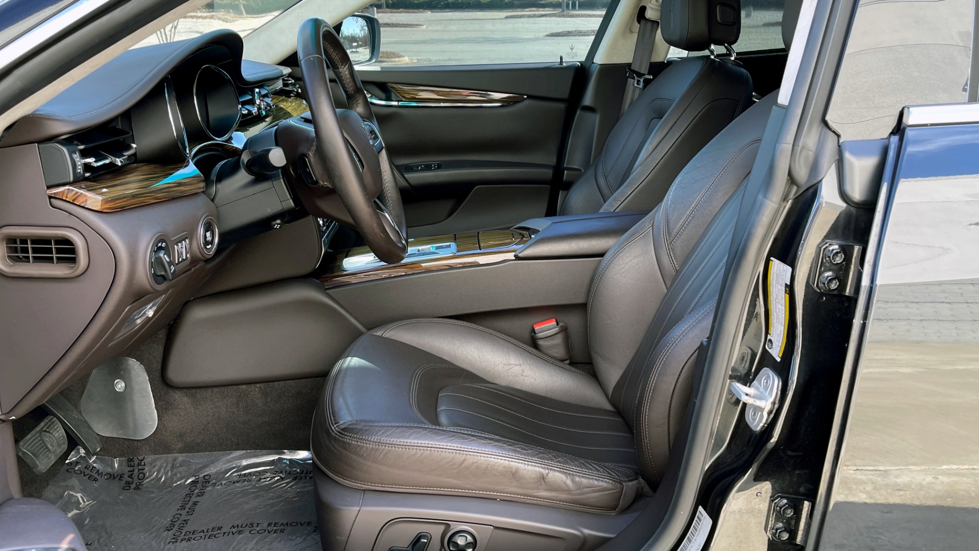 Used 2014 Maserati QUATTROPORTE S Q4 3.0L TT V6 / 8-SPD AUTO / AWD / NAV / SUNROOF / REARVIEW for sale $29,995 at Formula Imports in Charlotte NC 28227 30