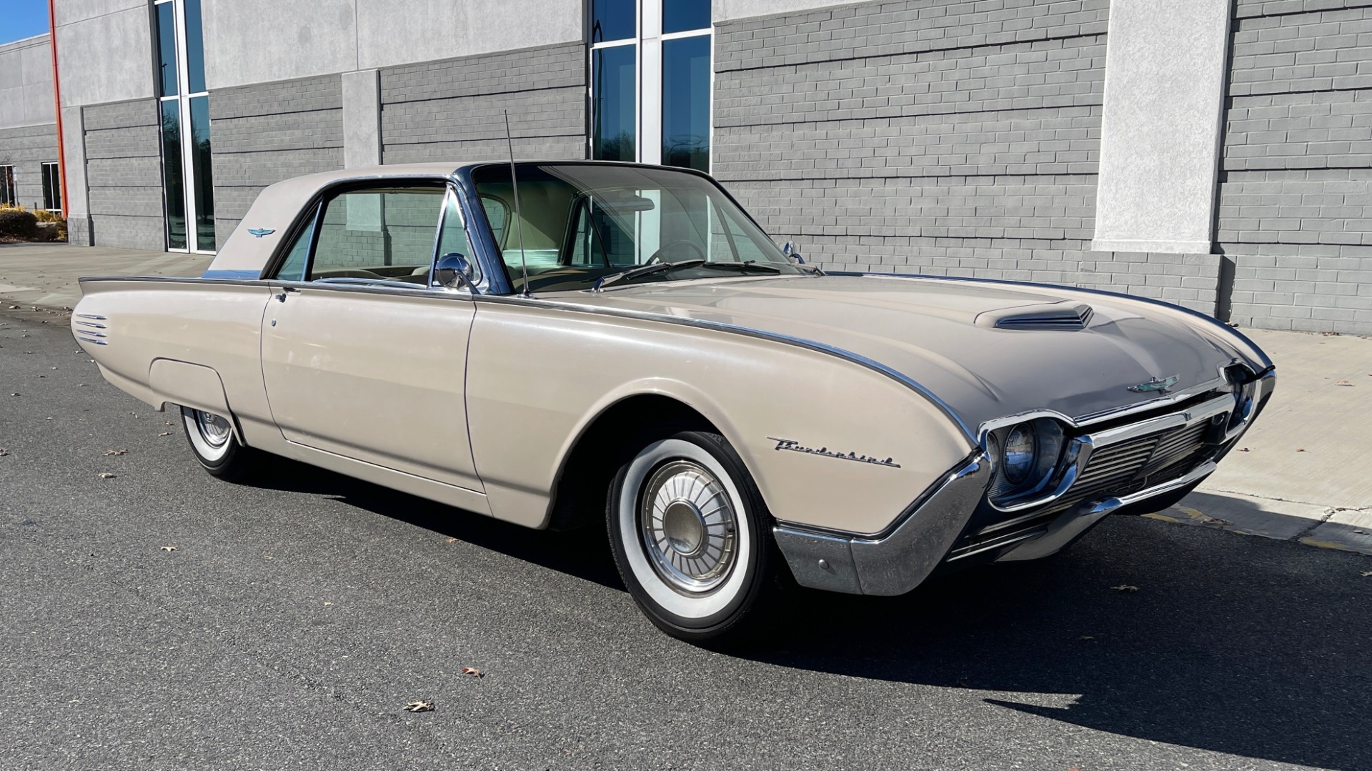Used 1961 Ford THUNDERBIRD HARDTOP / 390CI V8 / AUTO TRANS / LOW MILEAGE SURVIVOR for sale Sold at Formula Imports in Charlotte NC 28227 10