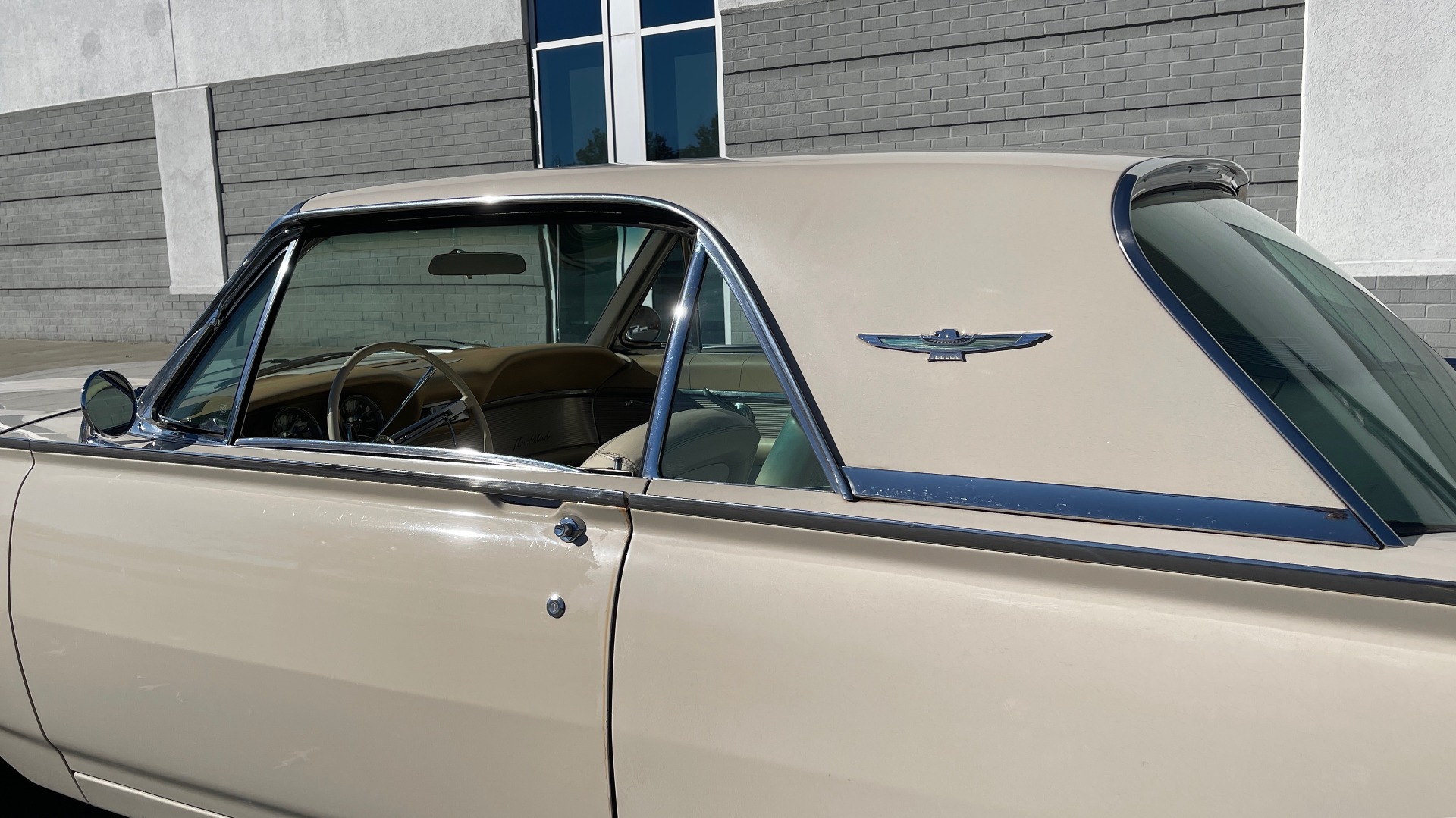 Used 1961 Ford THUNDERBIRD HARDTOP / 390CI V8 / AUTO TRANS / LOW MILEAGE SURVIVOR for sale $19,995 at Formula Imports in Charlotte NC 28227 11