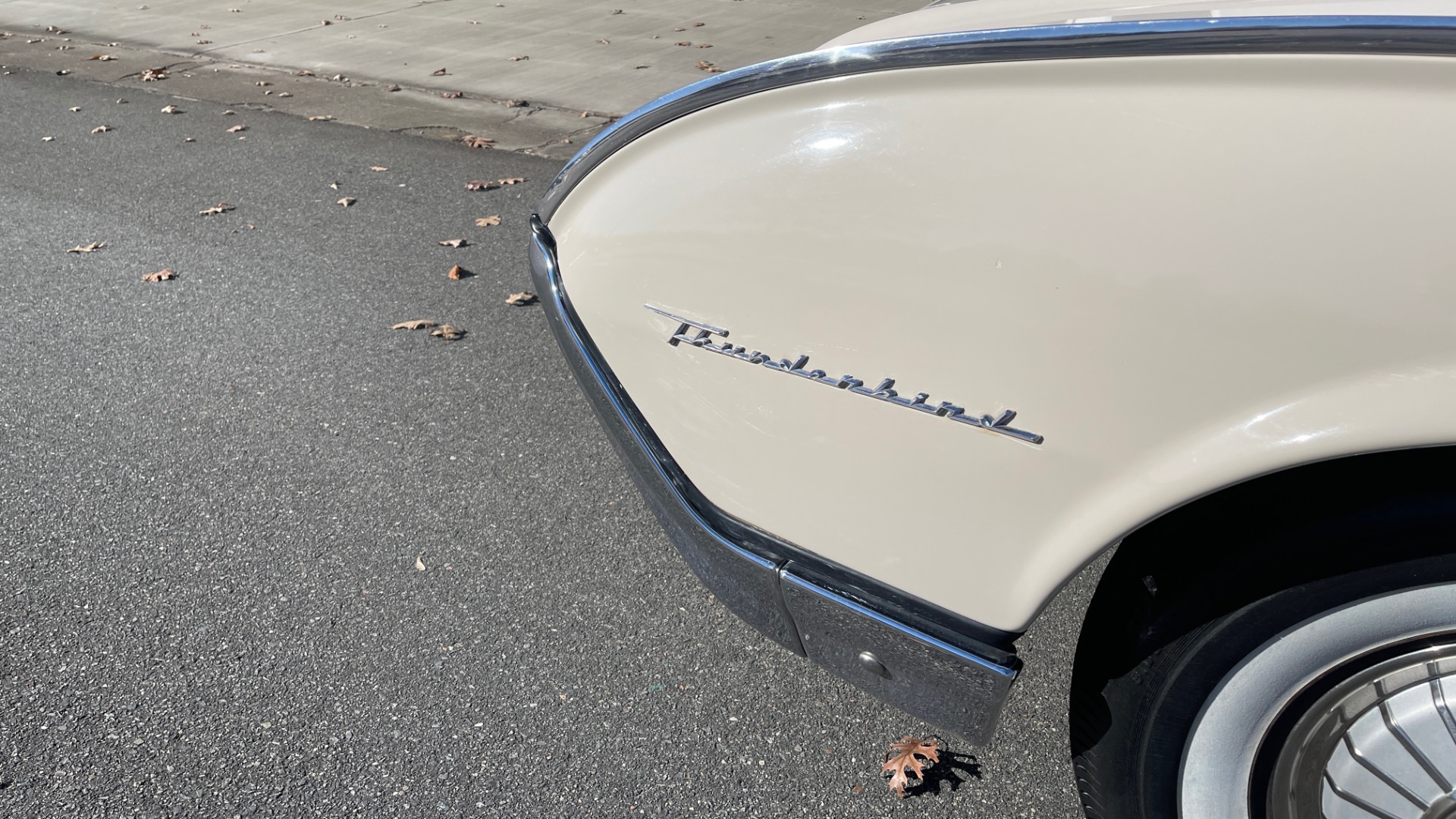 Used 1961 Ford THUNDERBIRD HARDTOP / 390CI V8 / AUTO TRANS / LOW MILEAGE SURVIVOR for sale Sold at Formula Imports in Charlotte NC 28227 13