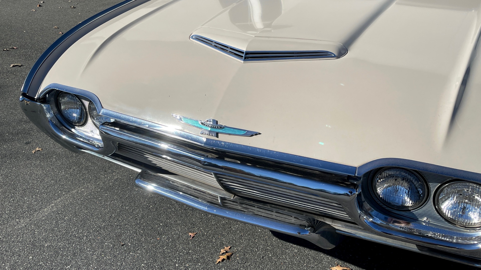 Used 1961 Ford THUNDERBIRD HARDTOP / 390CI V8 / AUTO TRANS / LOW MILEAGE SURVIVOR for sale $19,995 at Formula Imports in Charlotte NC 28227 16