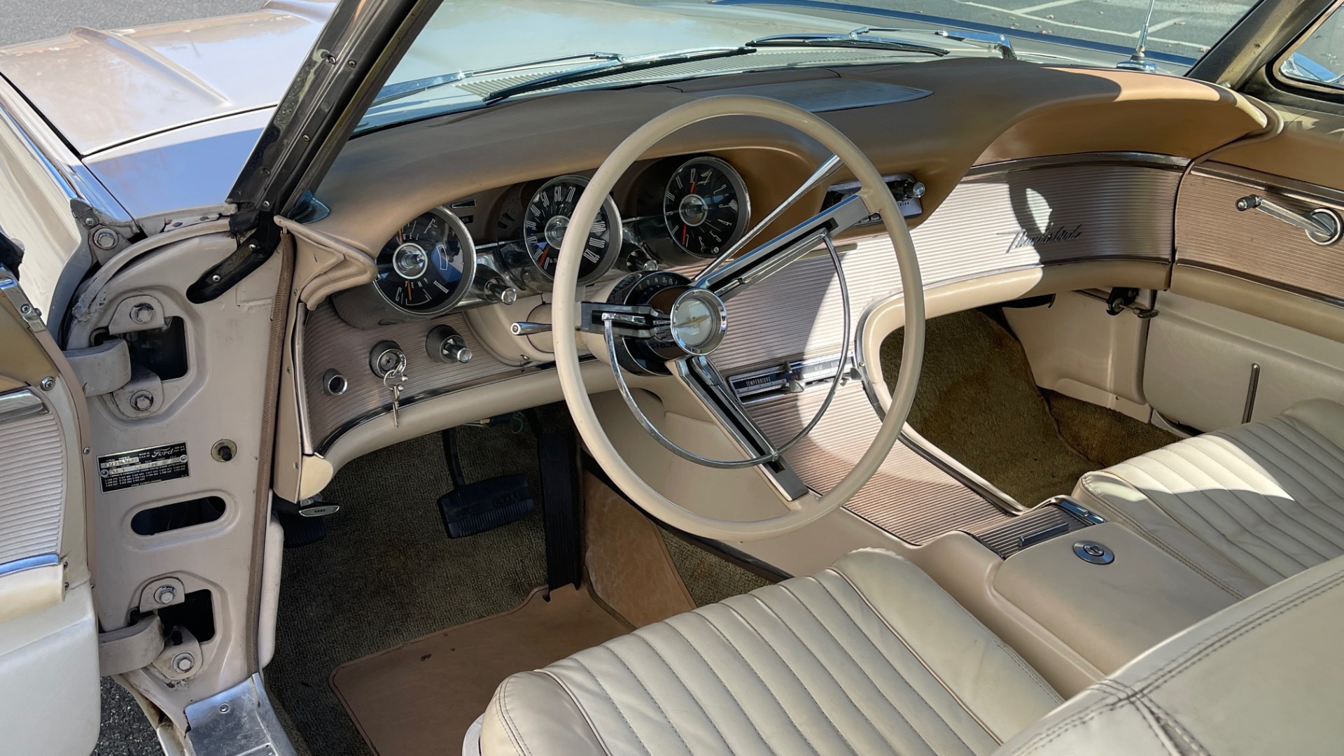 Used 1961 Ford THUNDERBIRD HARDTOP / 390CI V8 / AUTO TRANS / LOW MILEAGE SURVIVOR for sale Sold at Formula Imports in Charlotte NC 28227 44