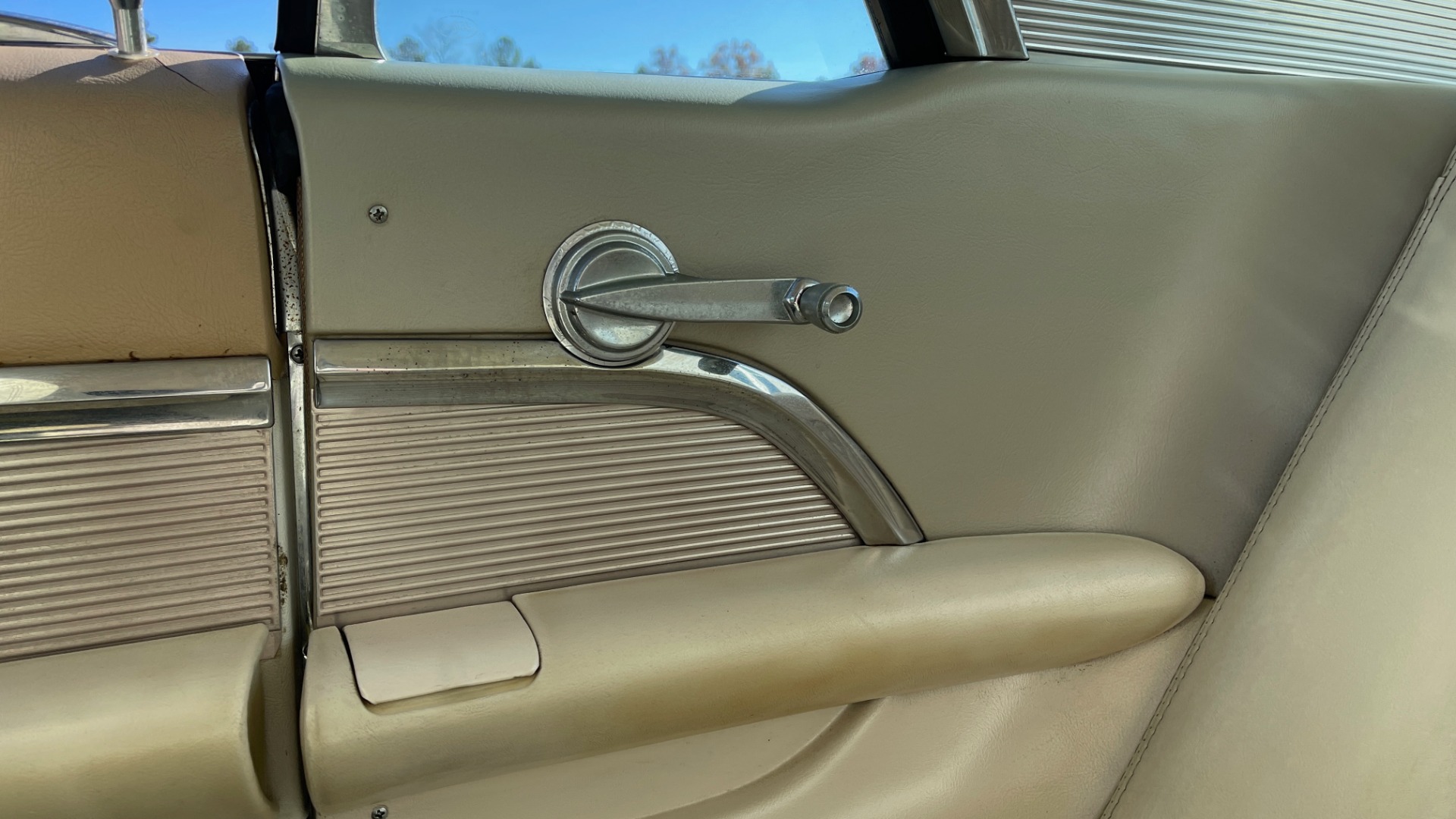Used 1961 Ford THUNDERBIRD HARDTOP / 390CI V8 / AUTO TRANS / LOW MILEAGE SURVIVOR for sale Sold at Formula Imports in Charlotte NC 28227 51
