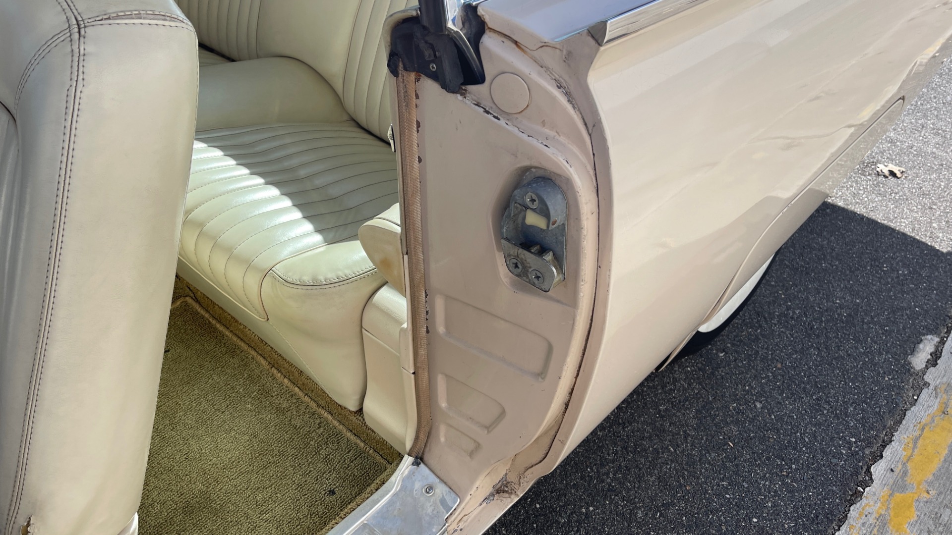 Used 1961 Ford THUNDERBIRD HARDTOP / 390CI V8 / AUTO TRANS / LOW MILEAGE SURVIVOR for sale Sold at Formula Imports in Charlotte NC 28227 55