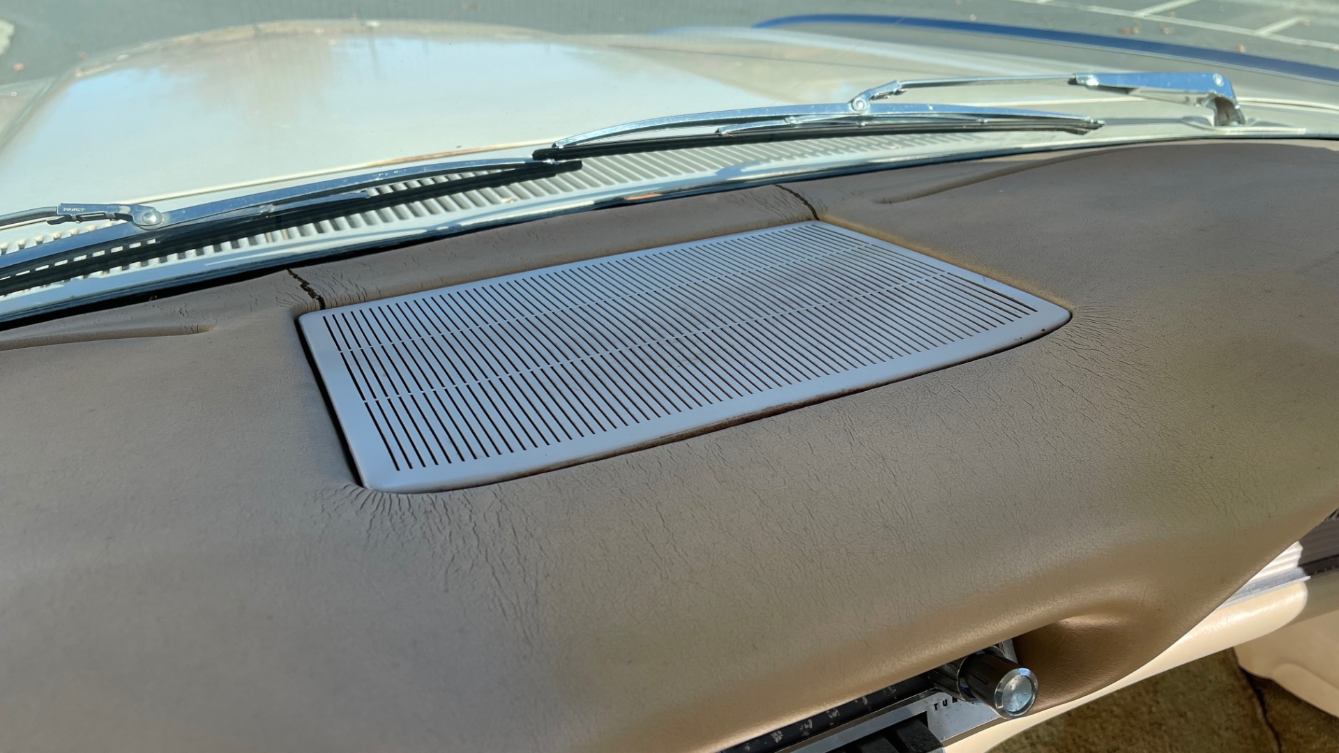 Used 1961 Ford THUNDERBIRD HARDTOP / 390CI V8 / AUTO TRANS / LOW MILEAGE SURVIVOR for sale Sold at Formula Imports in Charlotte NC 28227 63