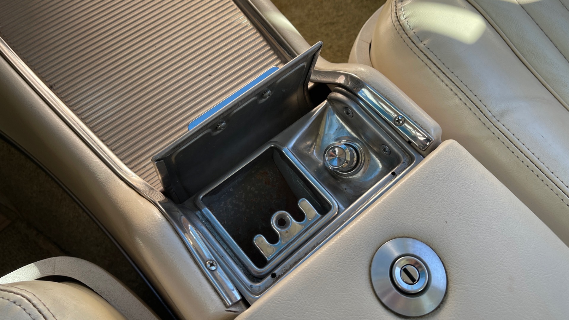 Used 1961 Ford THUNDERBIRD HARDTOP / 390CI V8 / AUTO TRANS / LOW MILEAGE SURVIVOR for sale $19,995 at Formula Imports in Charlotte NC 28227 66