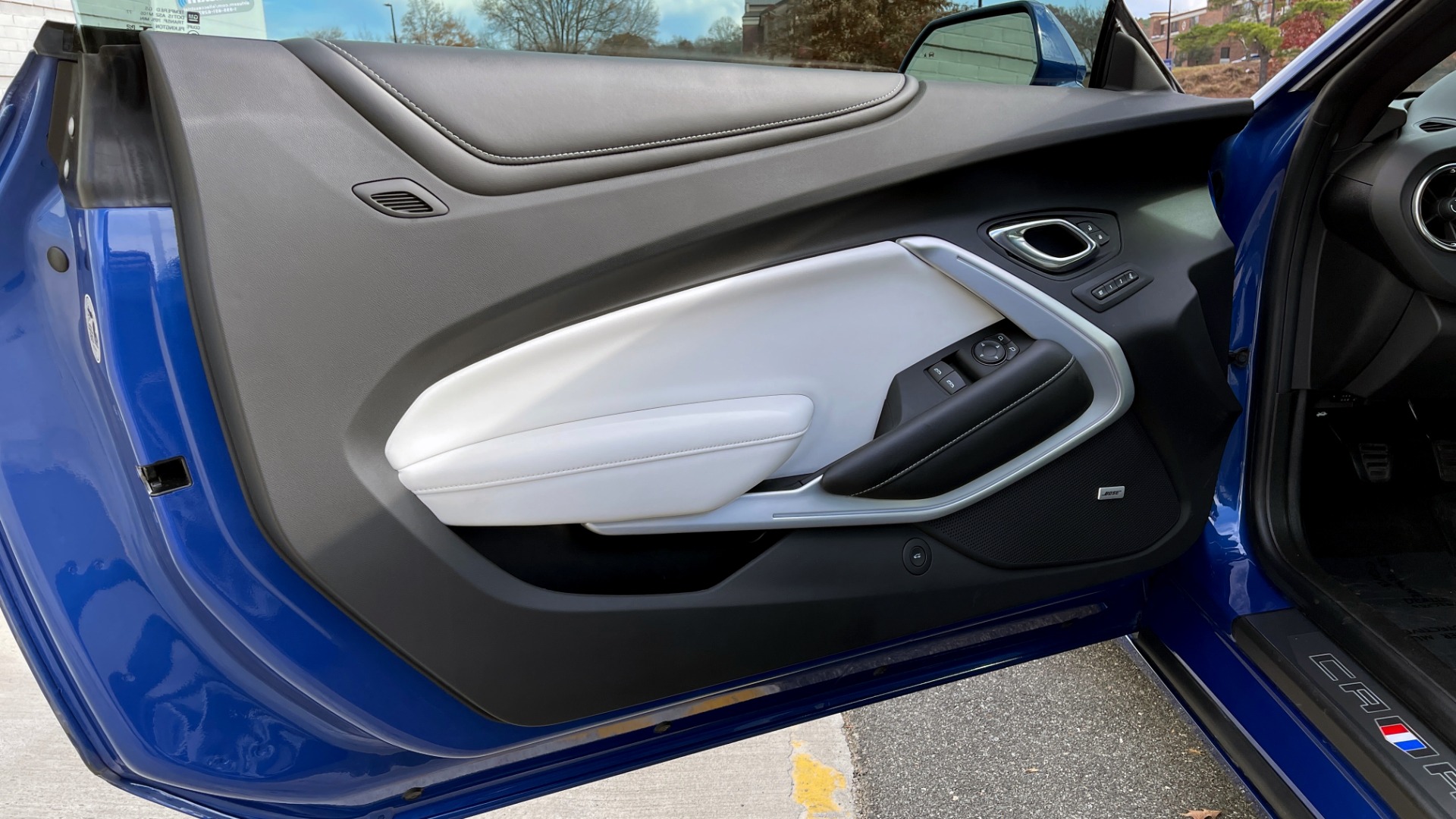 Used 2019 Chevrolet CAMARO 3LT / 3.6L V6 / 6-SPD MAN / HUD / NAV / BOSE / HTD STS / REARVIEW for sale $31,595 at Formula Imports in Charlotte NC 28227 22
