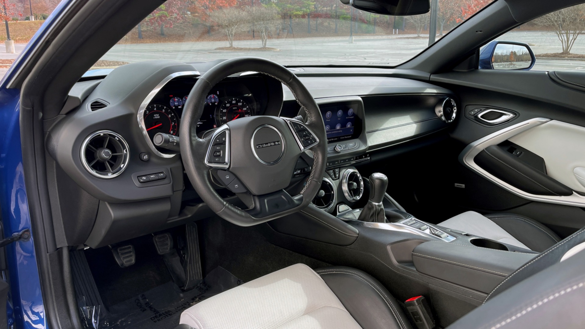 Used 2019 Chevrolet CAMARO 3LT / 3.6L V6 / 6-SPD MAN / HUD / NAV / BOSE / HTD STS / REARVIEW for sale $31,595 at Formula Imports in Charlotte NC 28227 24