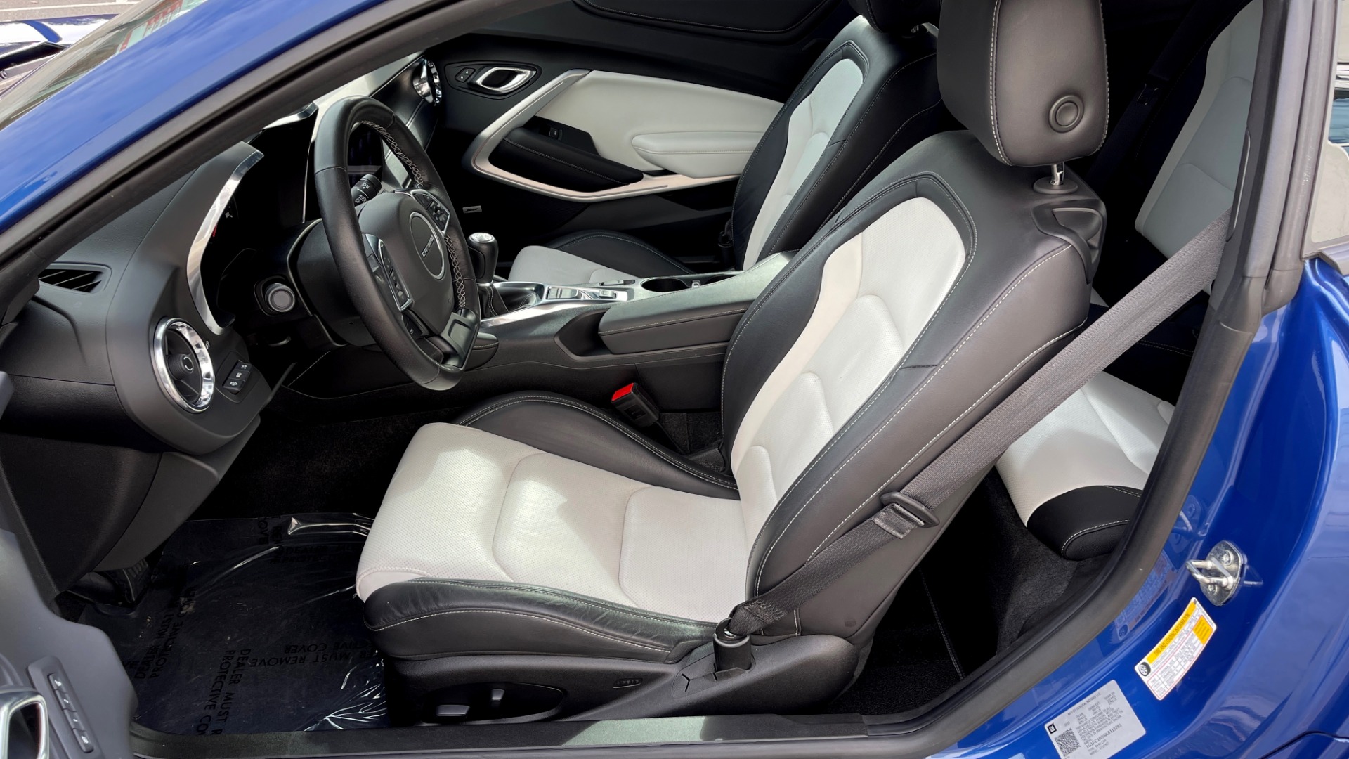 Used 2019 Chevrolet CAMARO 3LT / 3.6L V6 / 6-SPD MAN / HUD / NAV / BOSE / HTD STS / REARVIEW for sale $31,595 at Formula Imports in Charlotte NC 28227 25