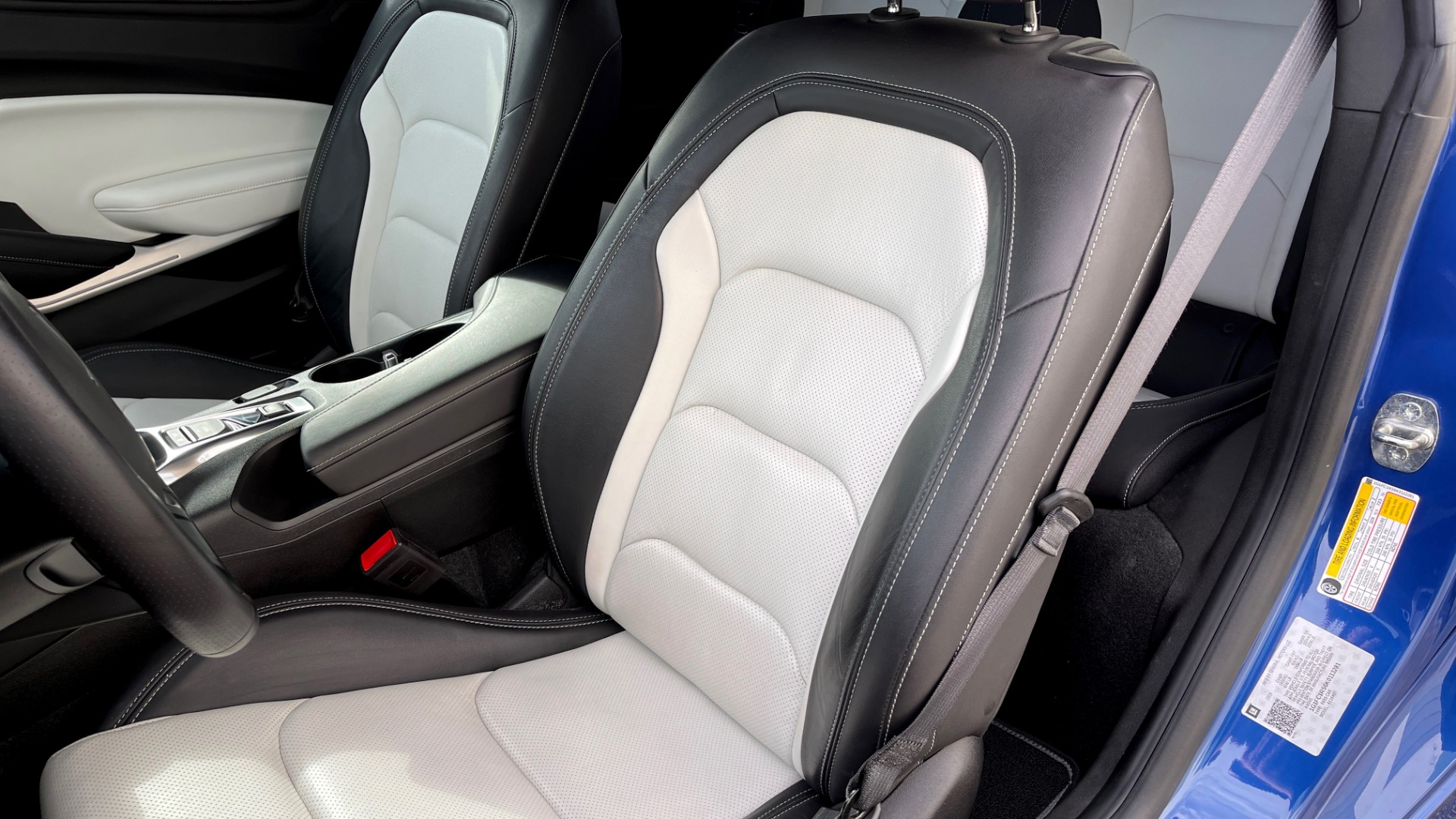 Used 2019 Chevrolet CAMARO 3LT / 3.6L V6 / 6-SPD MAN / HUD / NAV / BOSE / HTD STS / REARVIEW for sale $31,595 at Formula Imports in Charlotte NC 28227 26