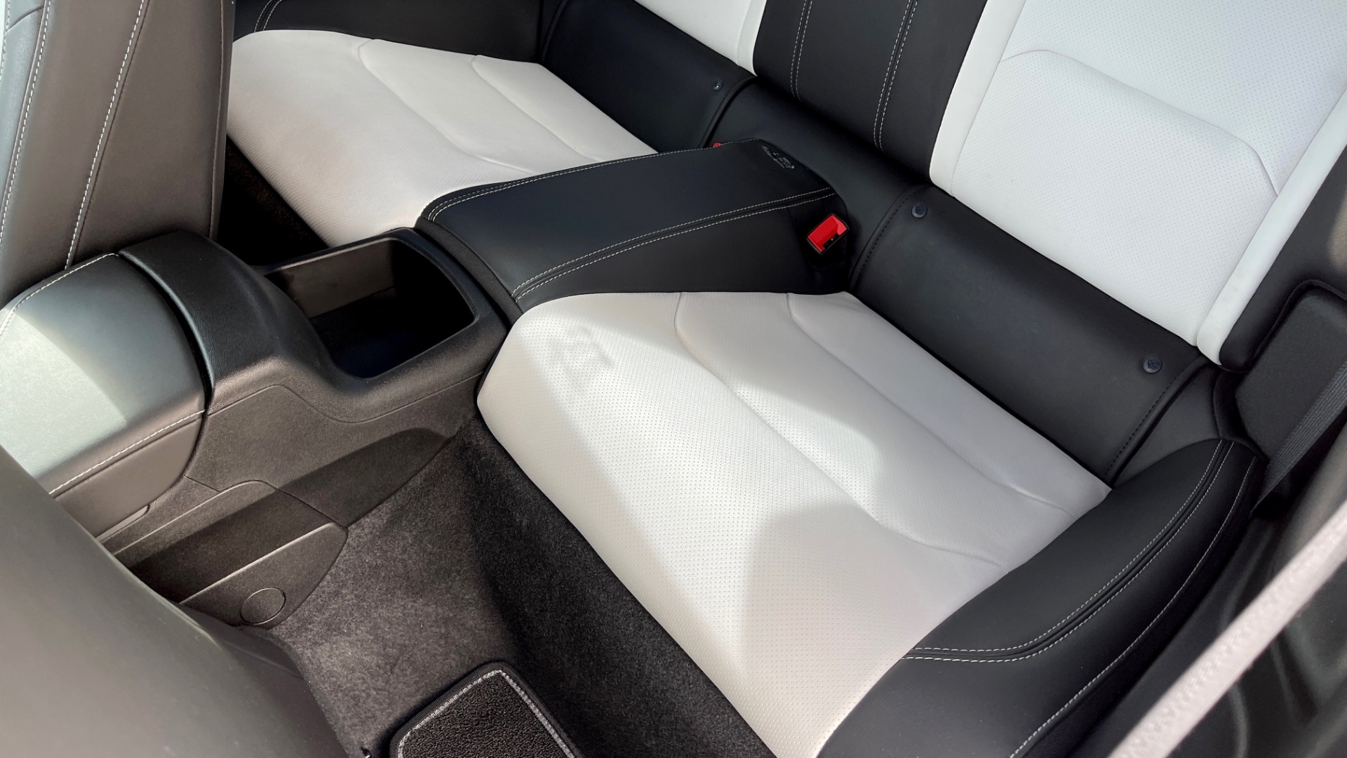 Used 2019 Chevrolet CAMARO 3LT / 3.6L V6 / 6-SPD MAN / HUD / NAV / BOSE / HTD STS / REARVIEW for sale $31,595 at Formula Imports in Charlotte NC 28227 28
