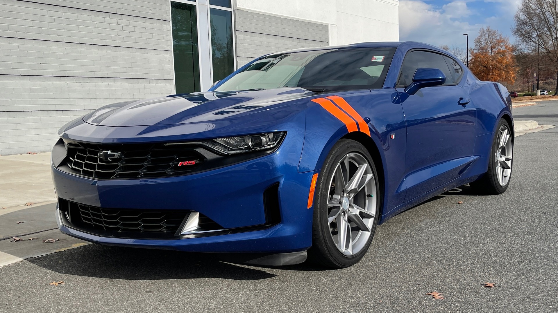 Used 2019 Chevrolet CAMARO 3LT / 3.6L V6 / 6-SPD MAN / HUD / NAV / BOSE / HTD STS / REARVIEW for sale $31,595 at Formula Imports in Charlotte NC 28227 4
